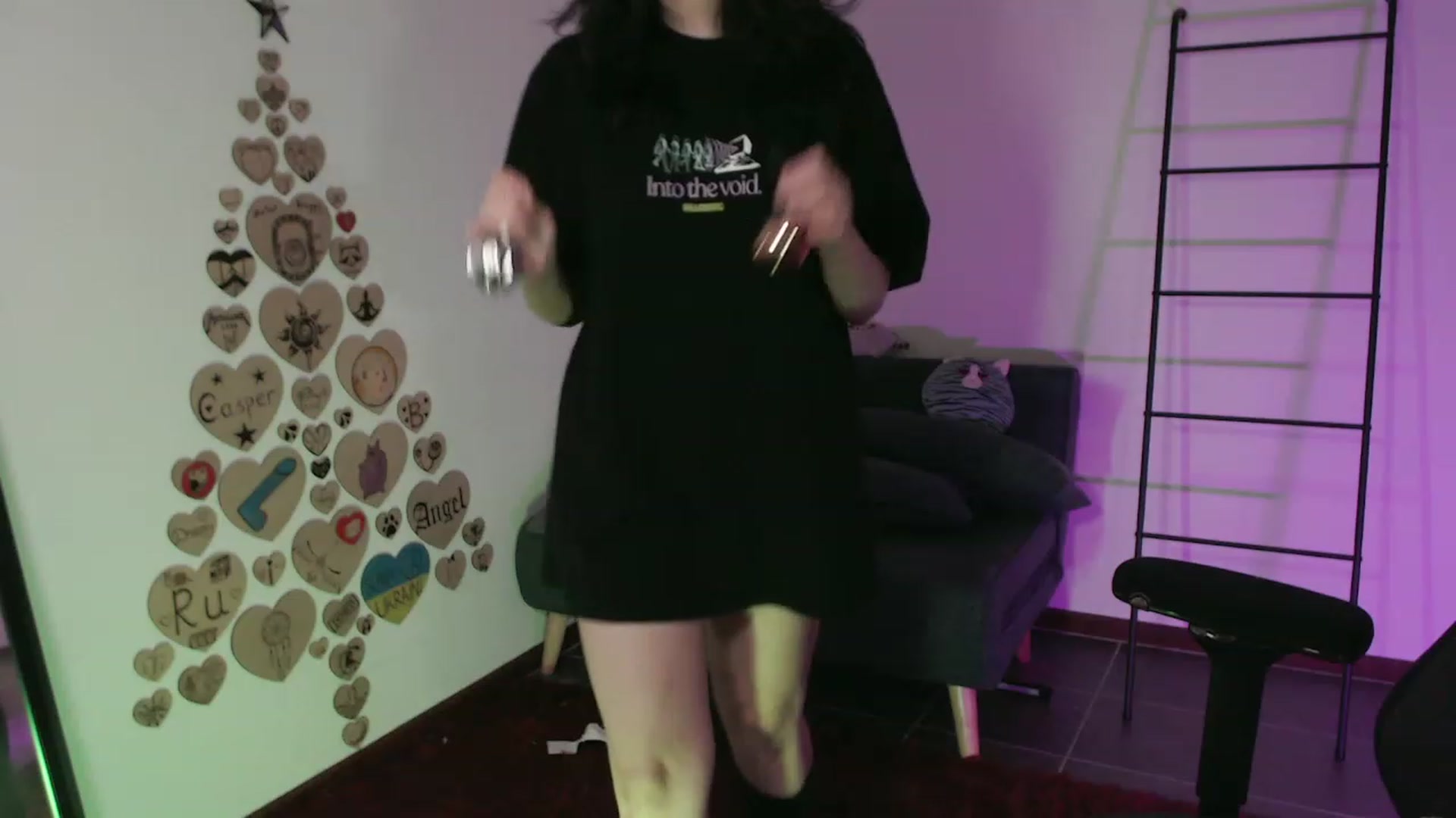 Gallery image thumbnail from RoomToAvoid's myfreecams stream on, 11/22/2023, 02:30 image 4 of 20