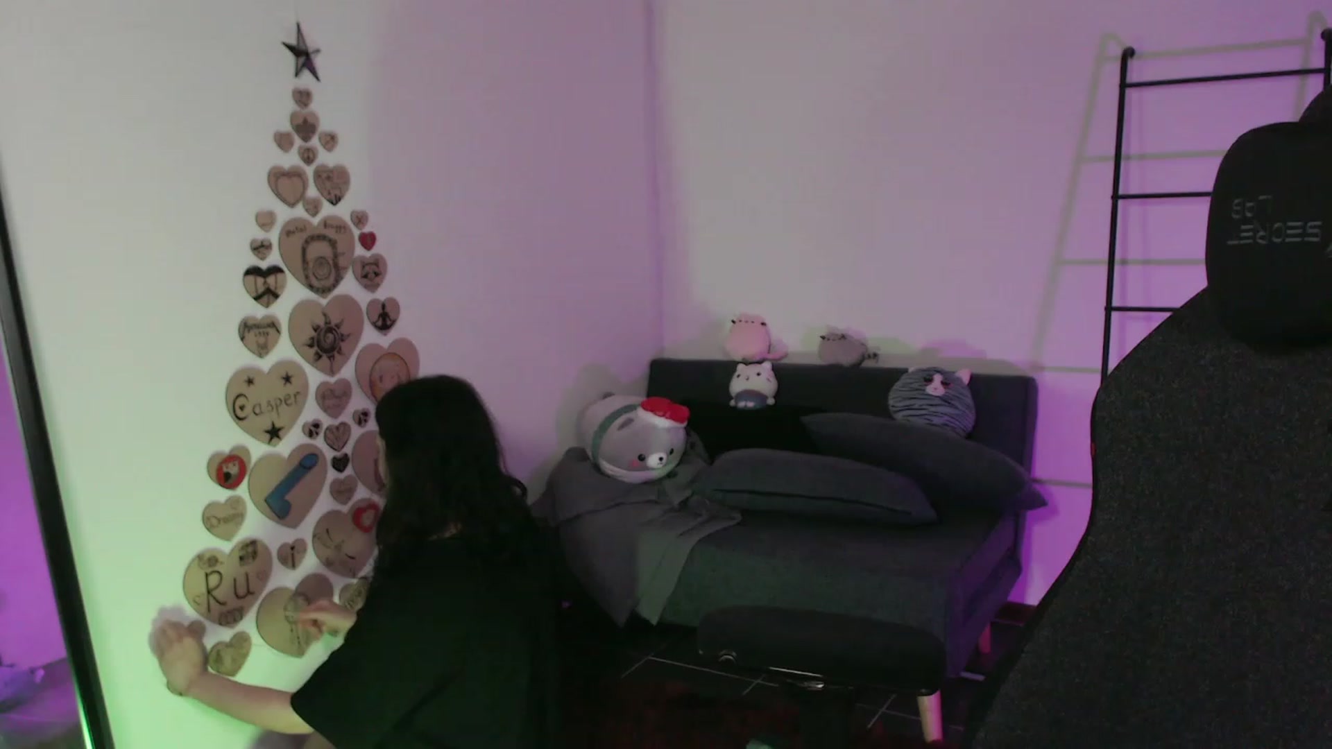 Gallery image thumbnail from RoomToAvoid's myfreecams stream on, 11/22/2023, 02:30 image 11 of 20