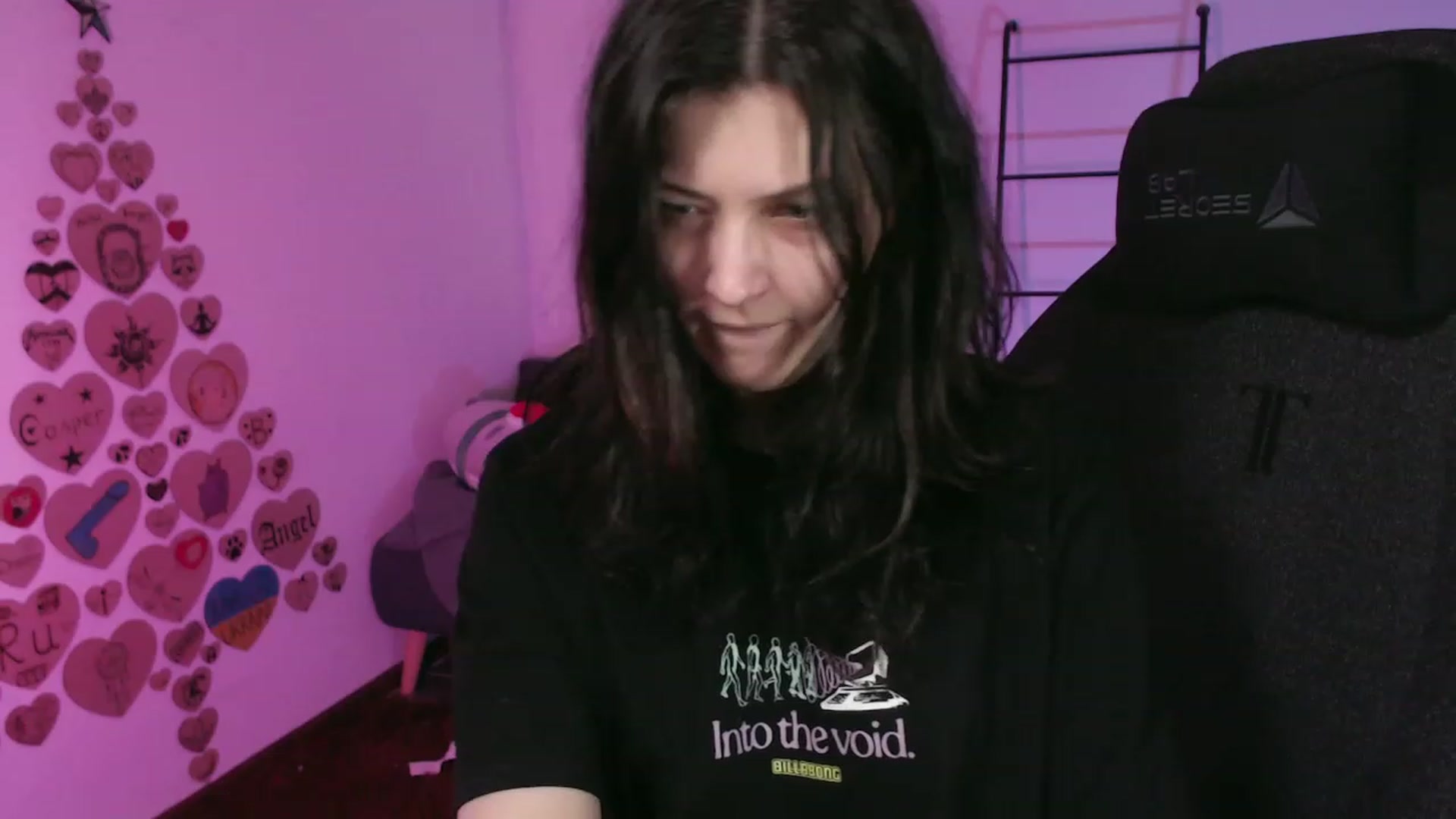 Gallery image thumbnail from RoomToAvoid's myfreecams stream on, 11/22/2023, 02:30 image 2 of 20
