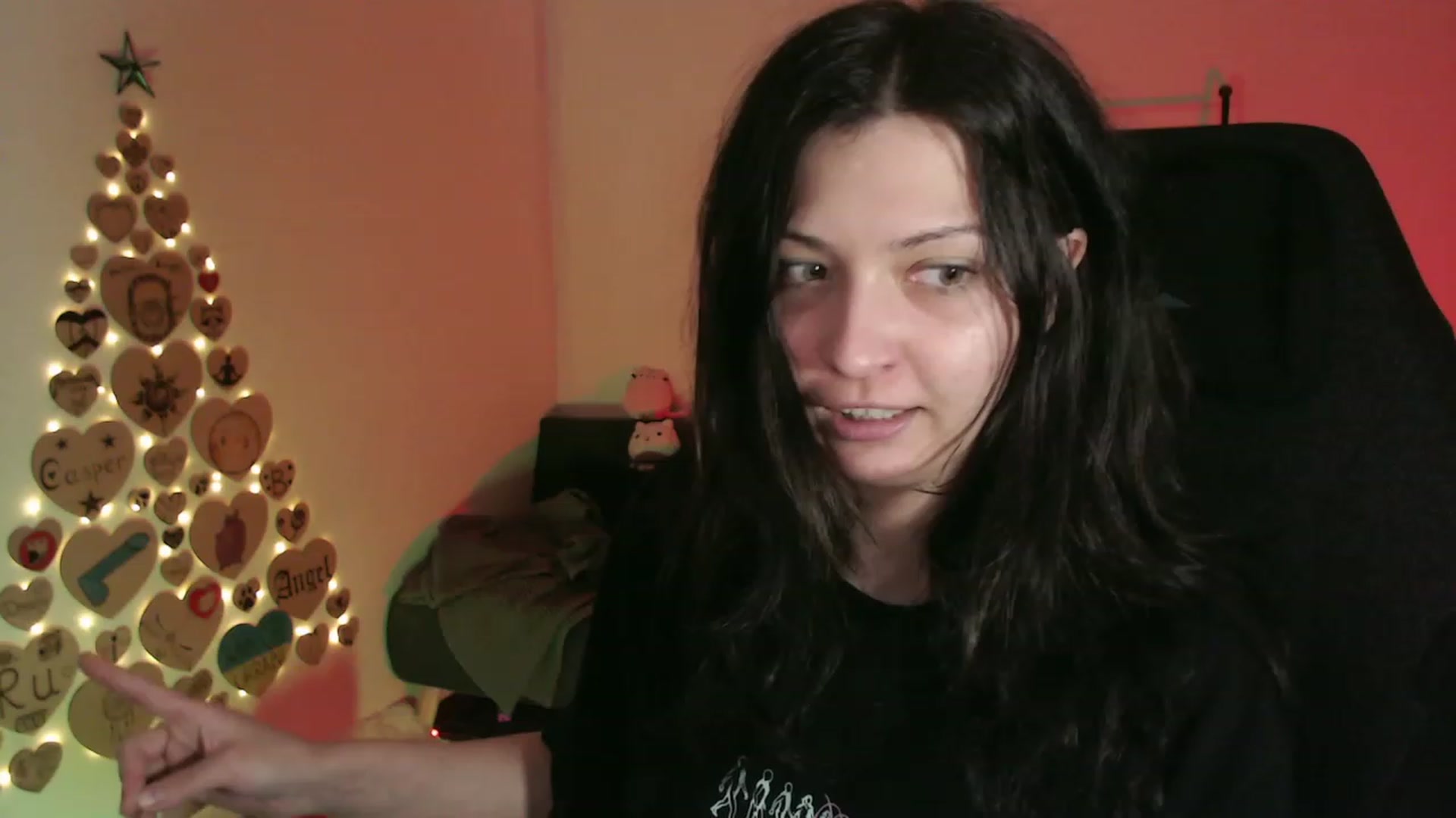 Gallery image thumbnail from RoomToAvoid's myfreecams stream on, 11/22/2023, 03:49 image 17 of 20