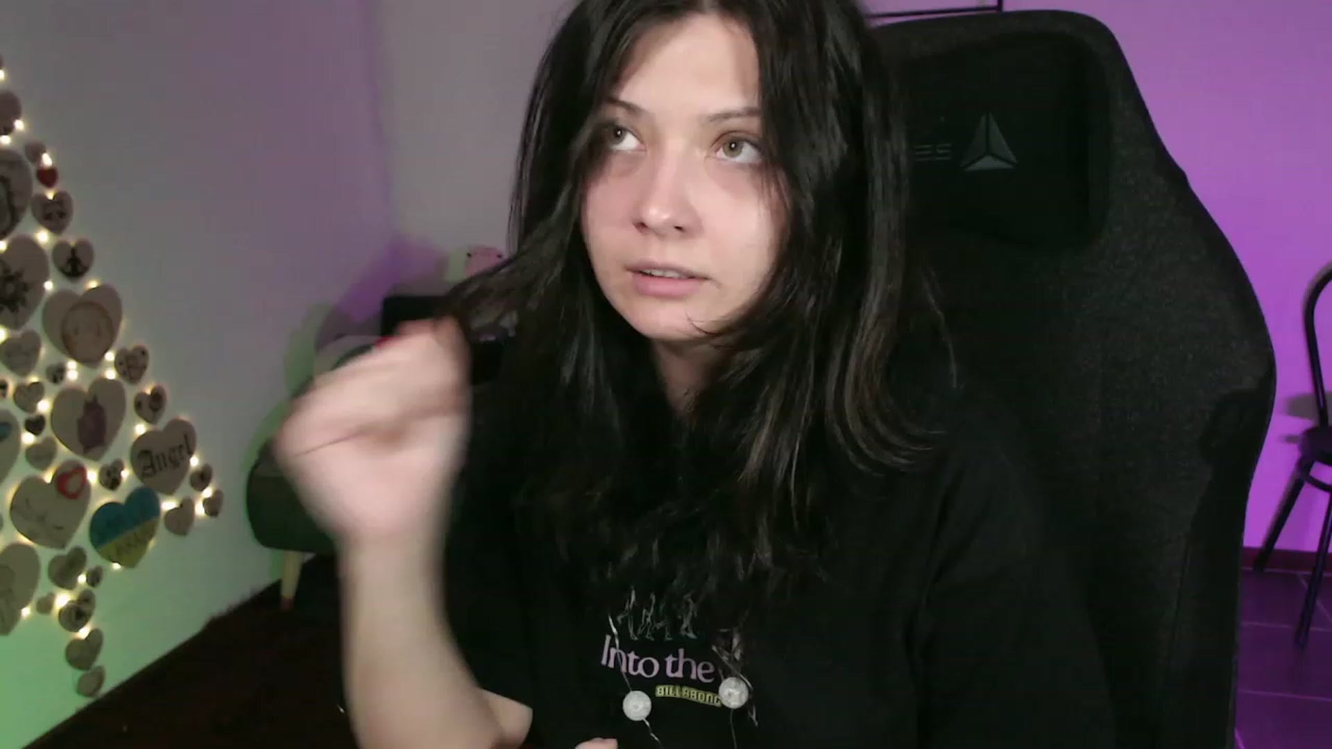 Gallery image thumbnail from RoomToAvoid's myfreecams stream on, 11/22/2023, 03:49 image 8 of 20