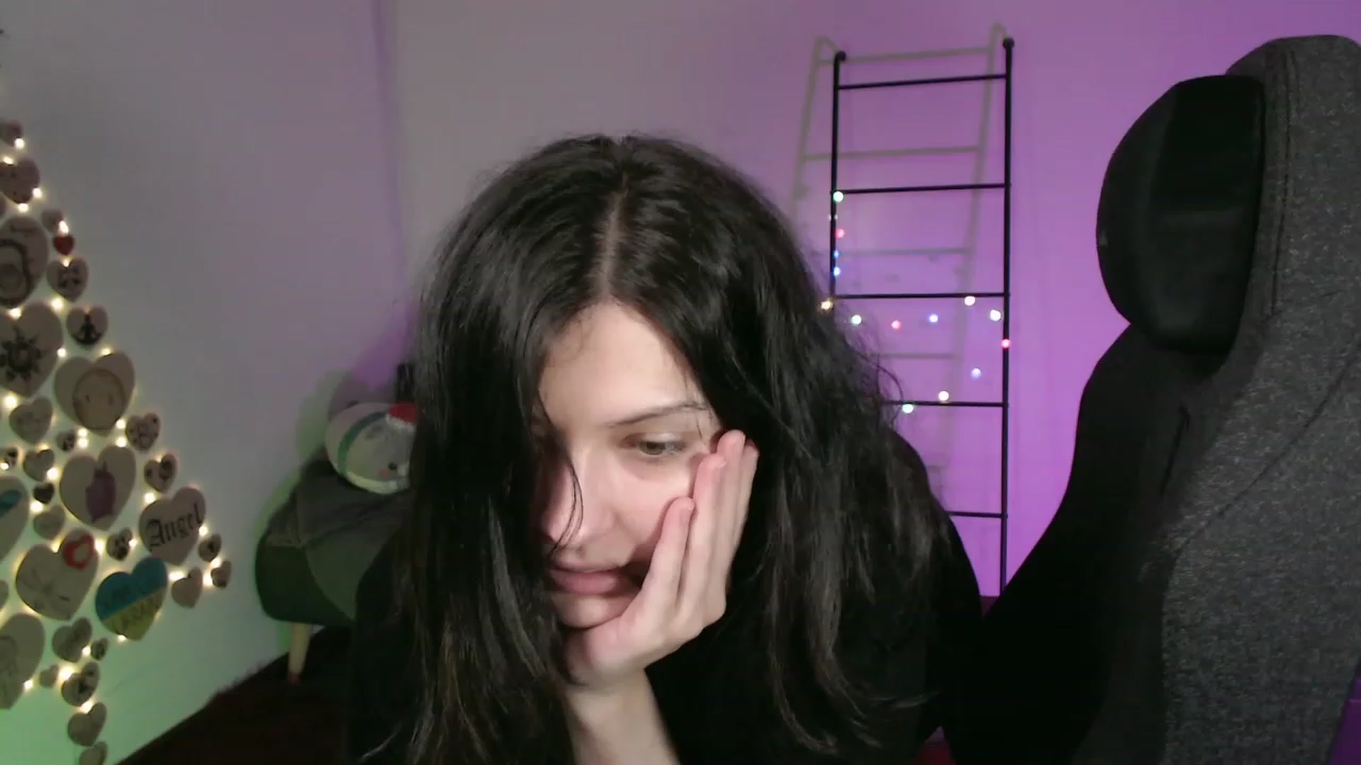 Gallery image thumbnail from RoomToAvoid's myfreecams stream on, 11/22/2023, 03:49 image 10 of 20