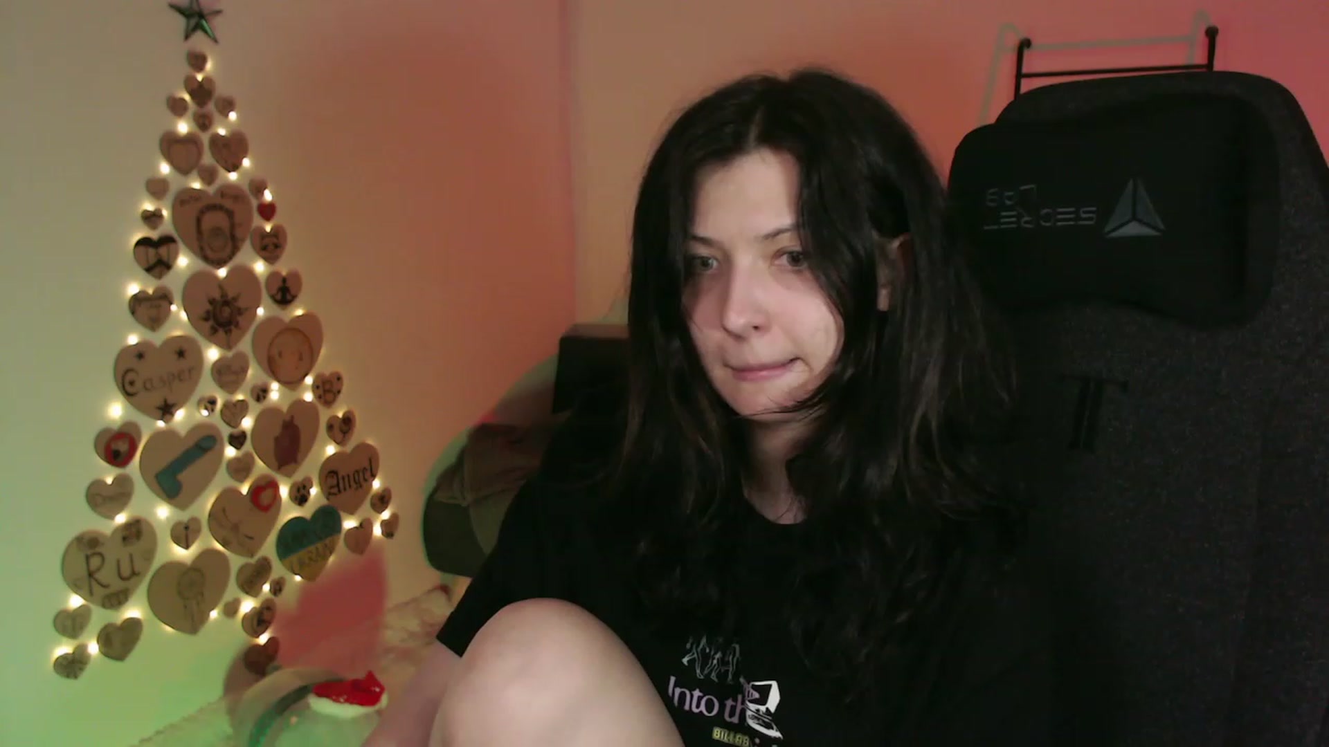 Gallery image thumbnail from RoomToAvoid's myfreecams stream on, 11/22/2023, 03:49 image 15 of 20
