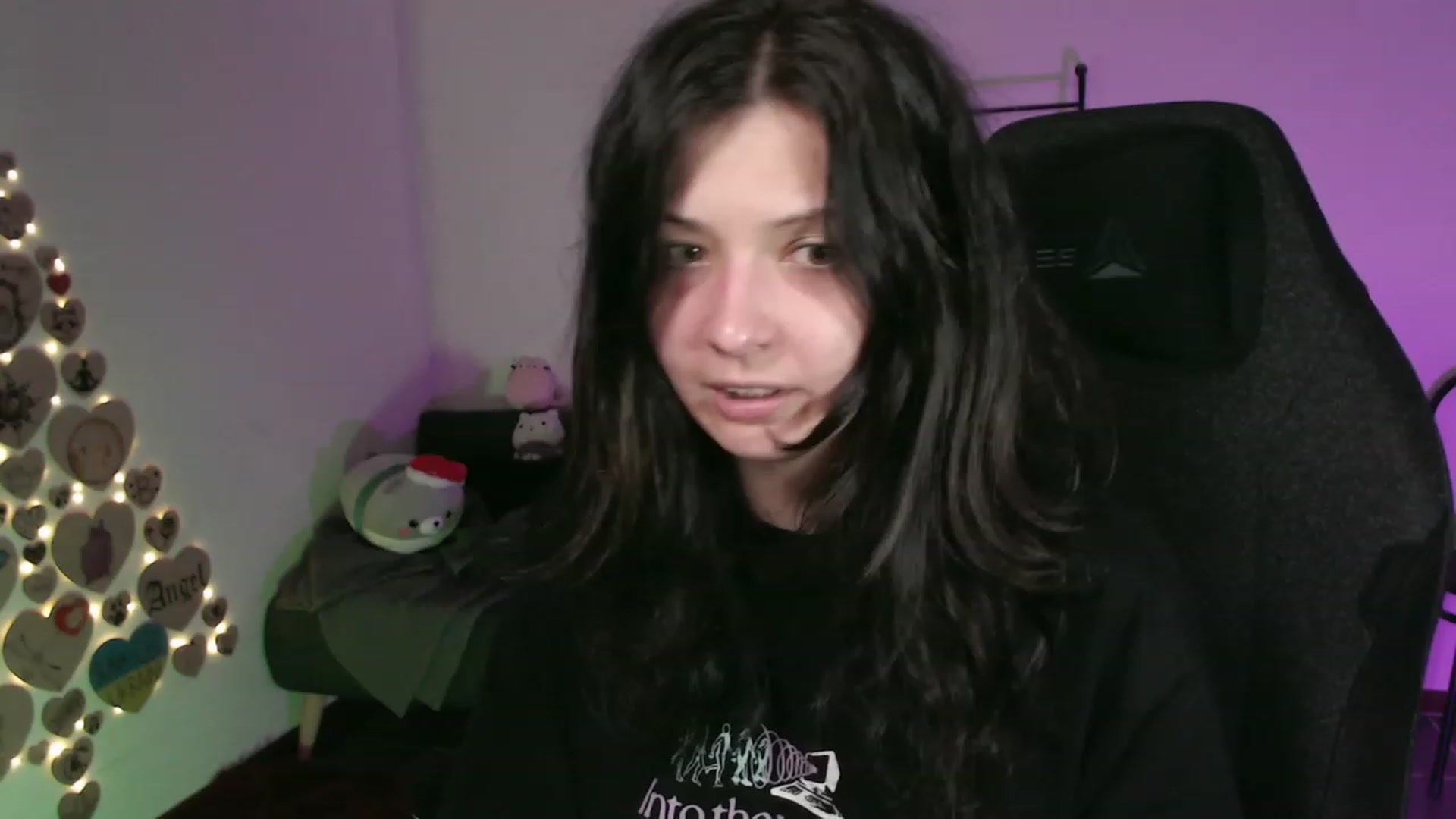 Gallery image thumbnail from RoomToAvoid's myfreecams stream on, 11/22/2023, 03:49 image 6 of 20