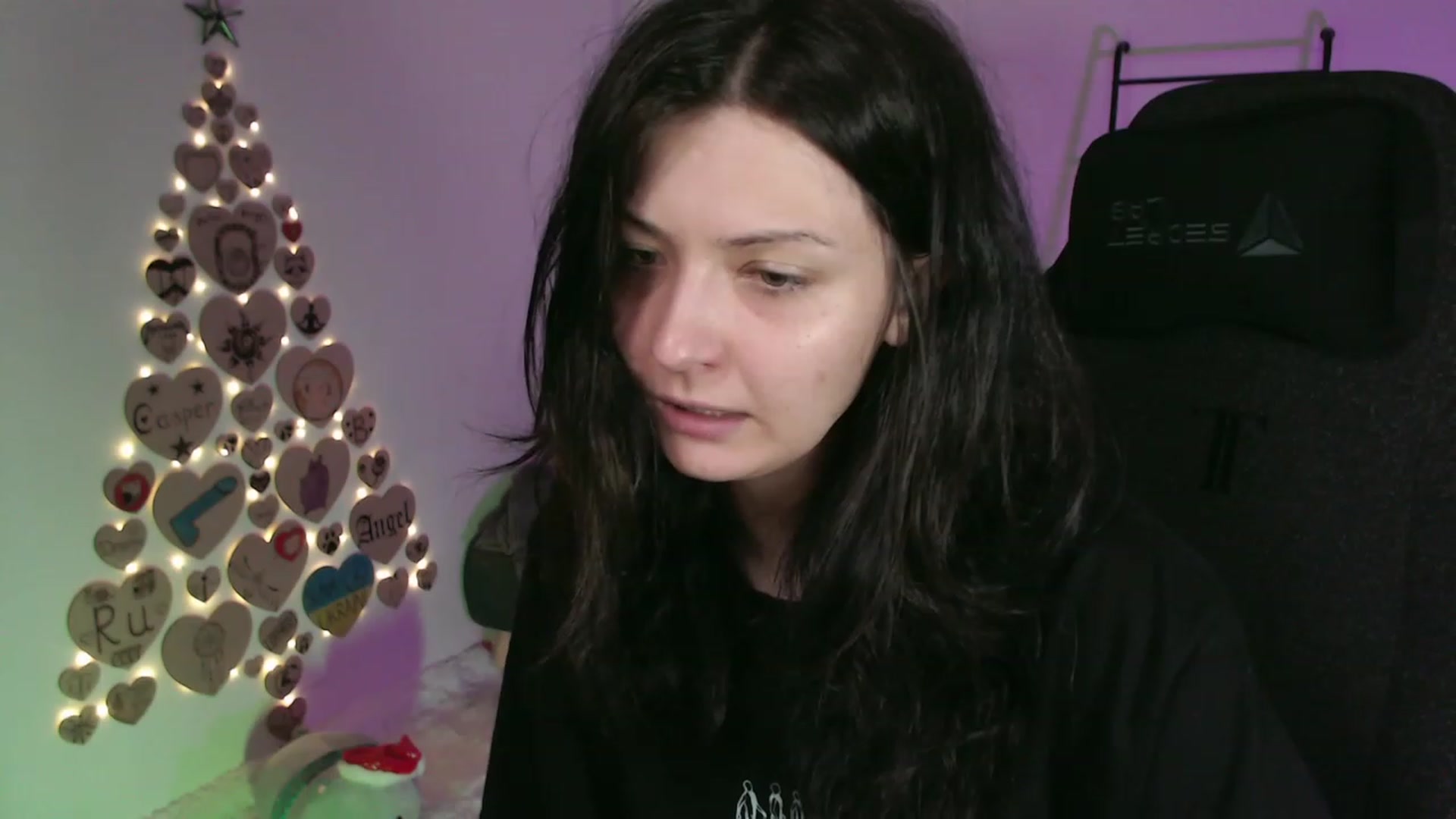 Gallery image thumbnail from RoomToAvoid's myfreecams stream on, 11/22/2023, 03:49 image 13 of 20