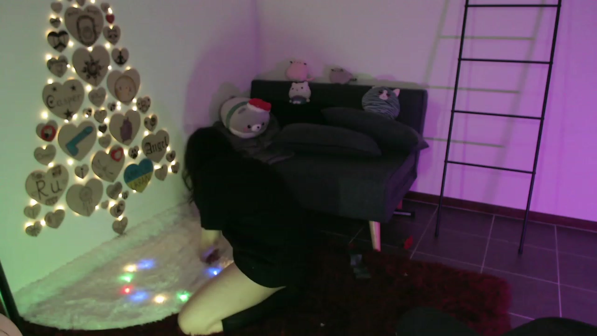 Gallery image thumbnail from RoomToAvoid's myfreecams stream on, 11/22/2023, 03:49 image 11 of 20