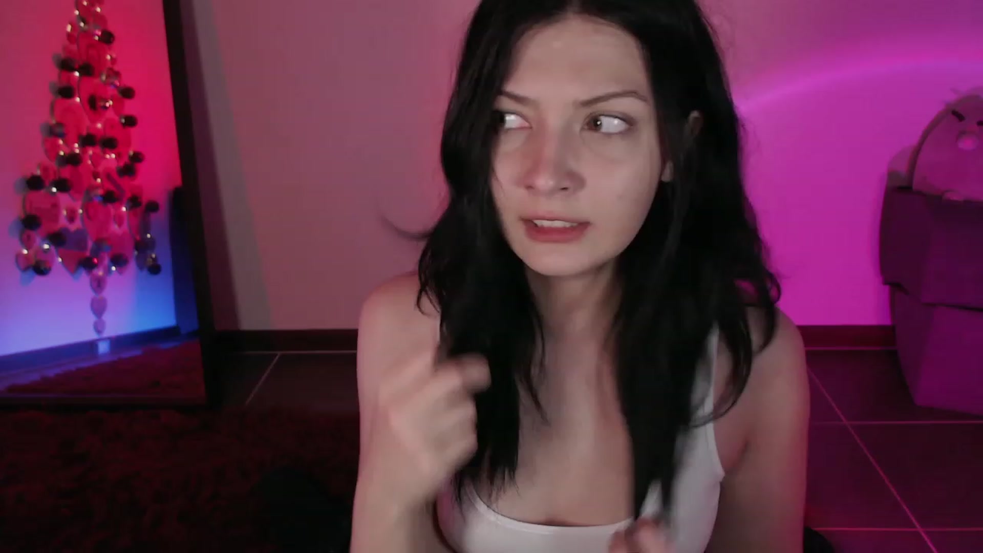 Gallery image thumbnail from RoomToAvoid's myfreecams stream on, 12/04/2023, 01:56 image 1 of 20