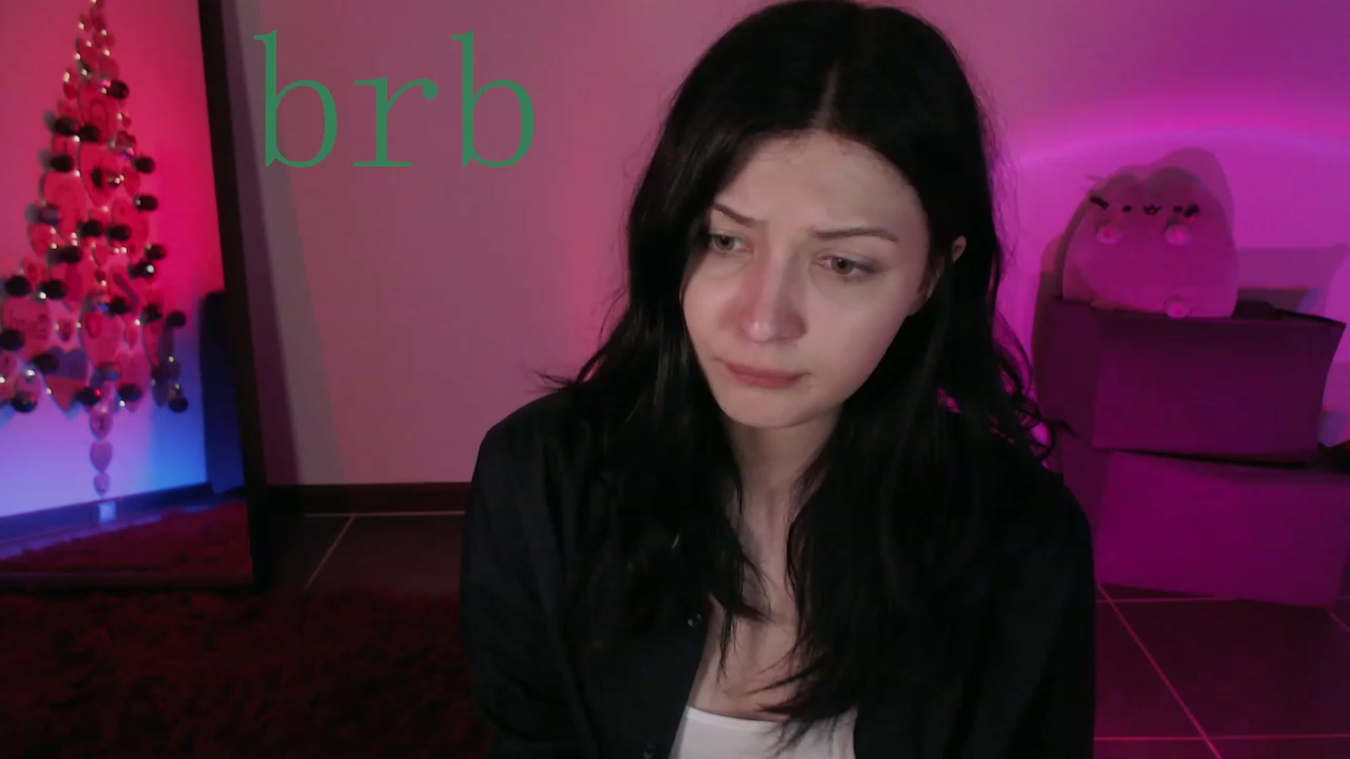 Gallery image thumbnail from RoomToAvoid's myfreecams stream on, 12/04/2023, 01:56 image 17 of 20