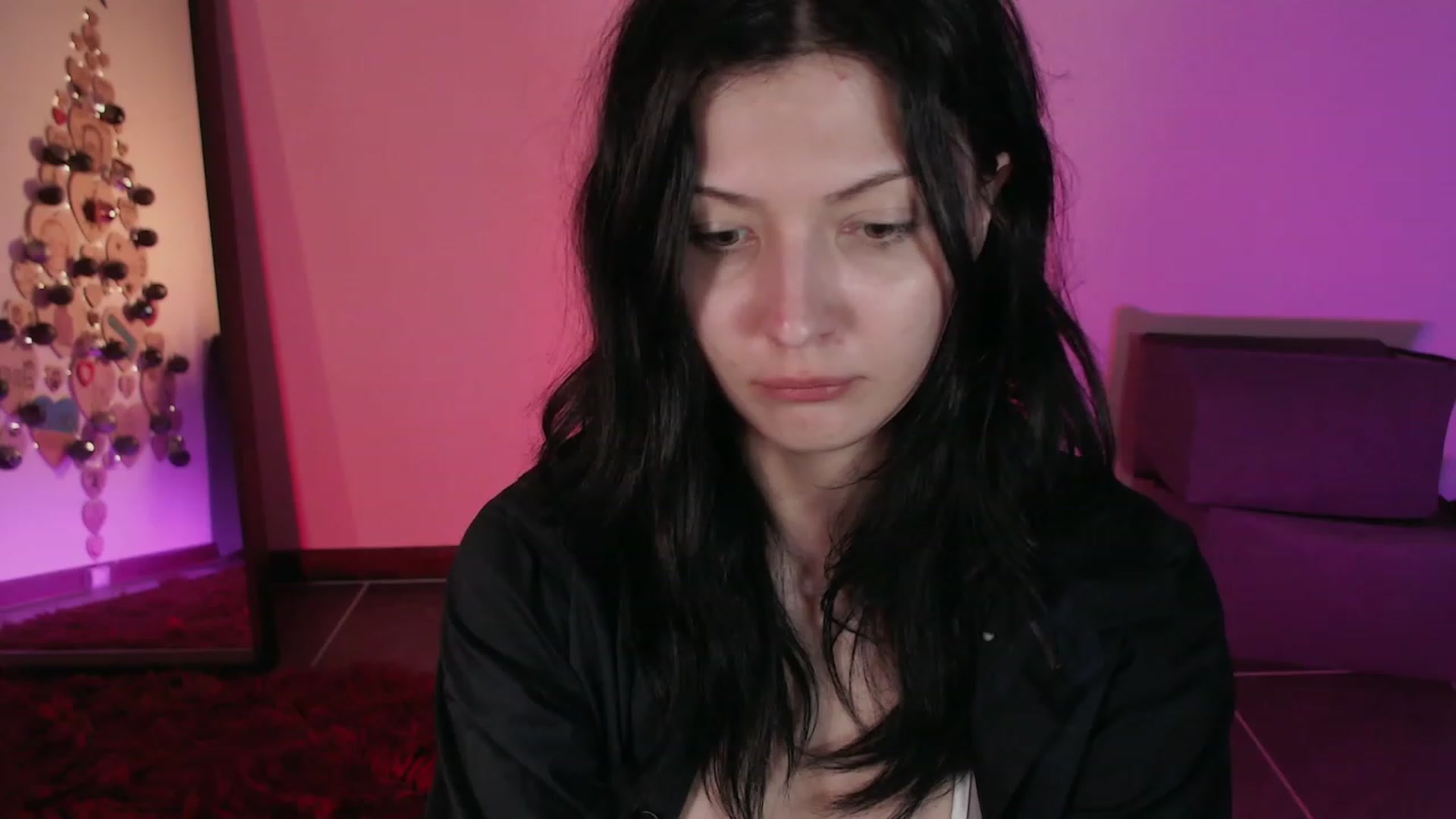 Gallery image thumbnail from RoomToAvoid's myfreecams stream on, 12/04/2023, 05:43 image 1 of 20