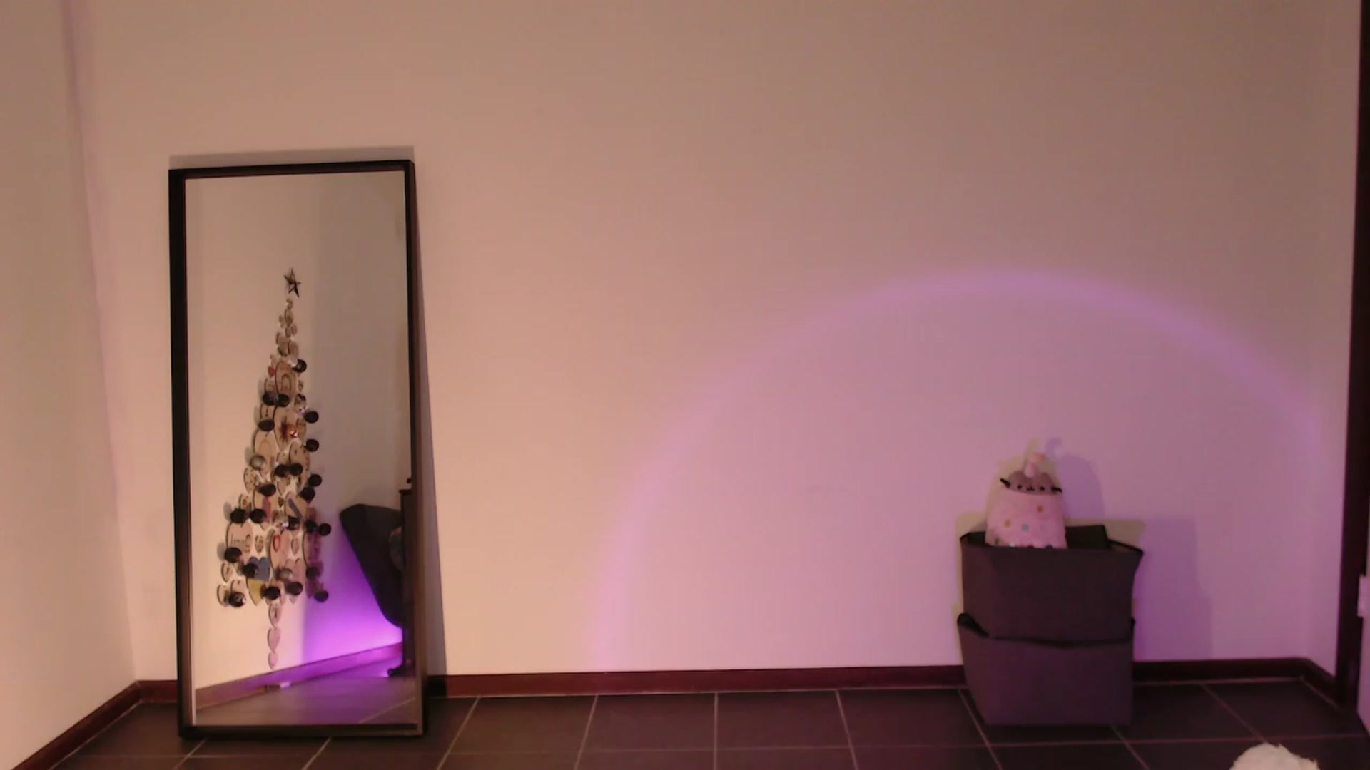 Gallery image thumbnail from RoomToAvoid's myfreecams stream on, 12/05/2023, 23:57 image 13 of 20