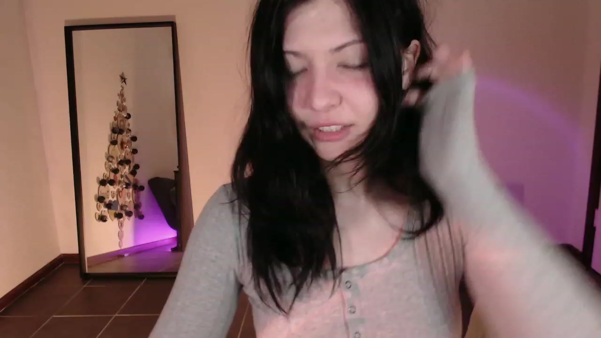 Gallery image thumbnail from RoomToAvoid's myfreecams stream on, 12/05/2023, 23:57 image 11 of 20