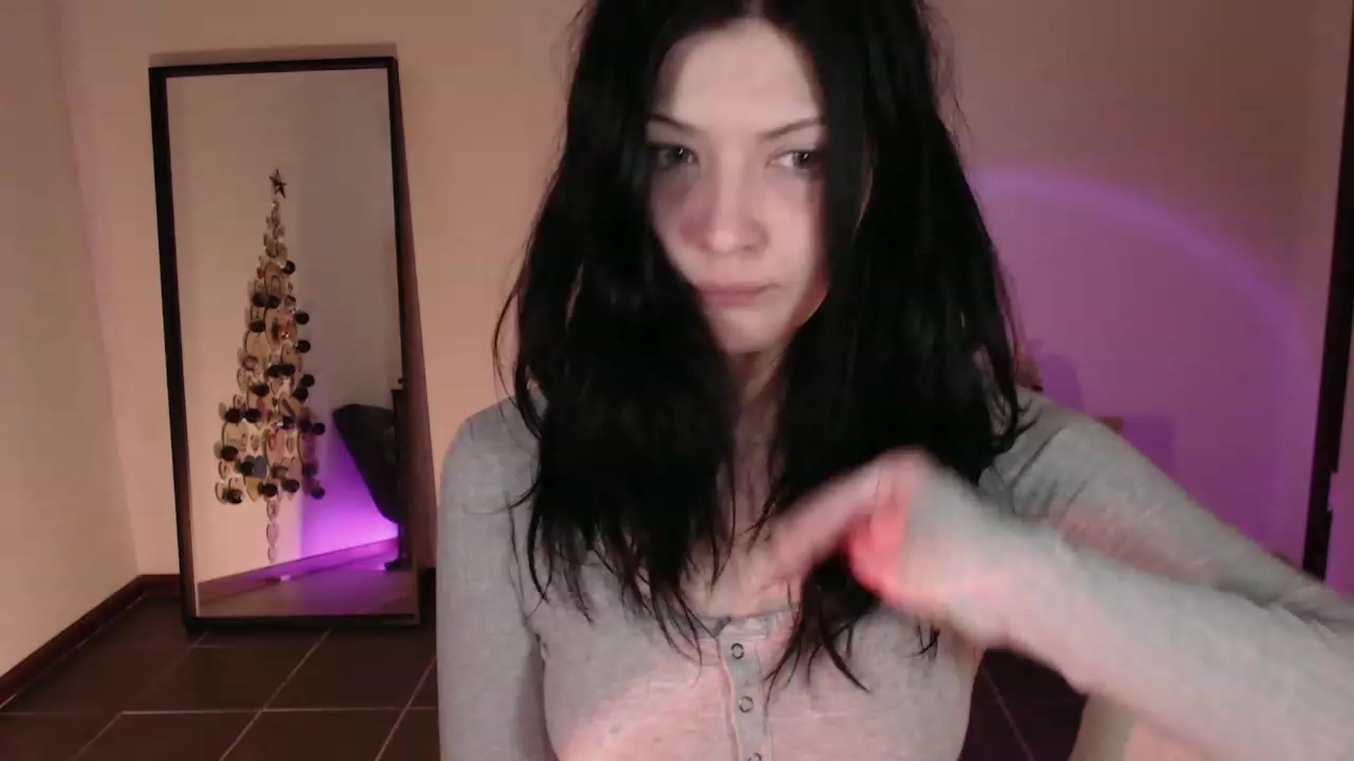 Gallery image thumbnail from RoomToAvoid's myfreecams stream on, 12/05/2023, 23:57 image 16 of 20