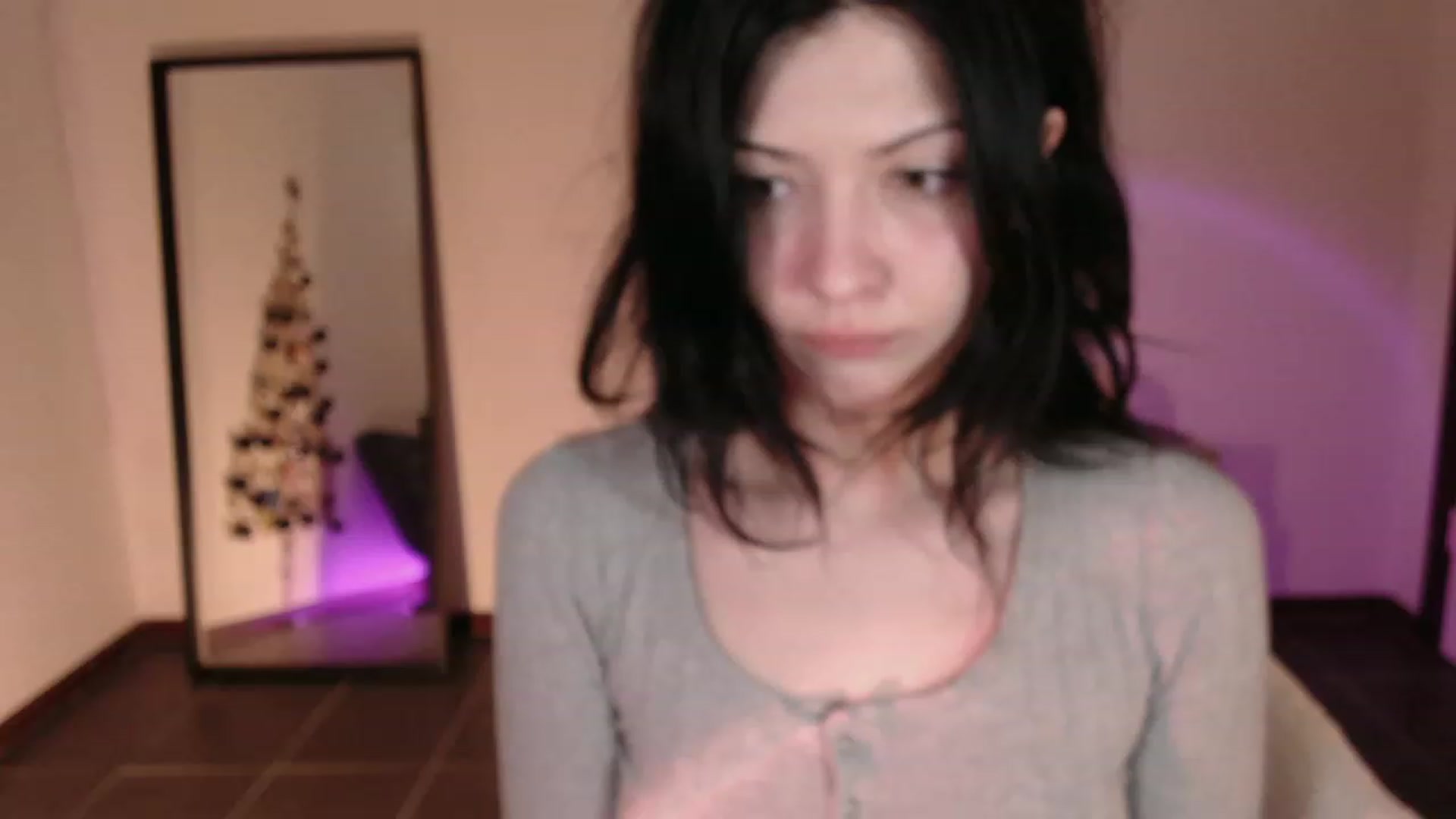 Gallery image thumbnail from RoomToAvoid's myfreecams stream on, 12/05/2023, 23:57 image 7 of 20