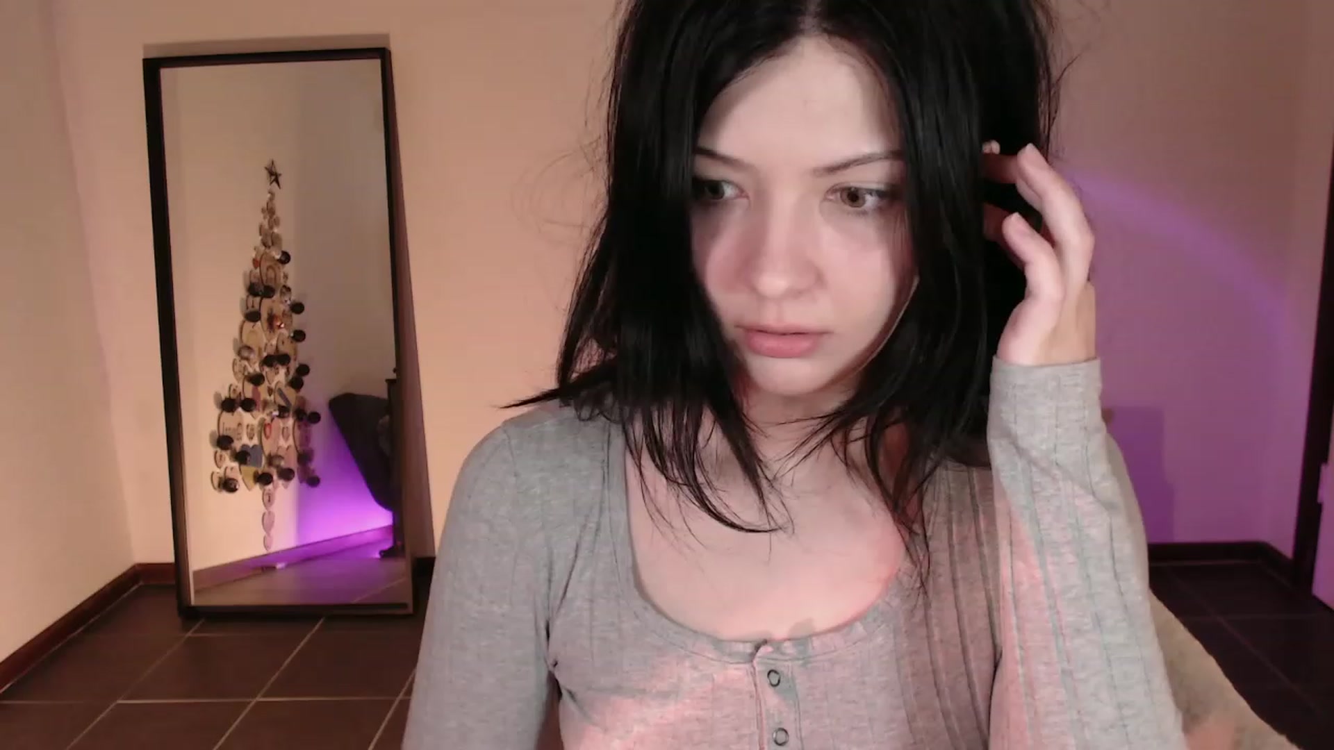 Gallery image thumbnail from RoomToAvoid's myfreecams stream on, 12/05/2023, 23:57 image 8 of 20