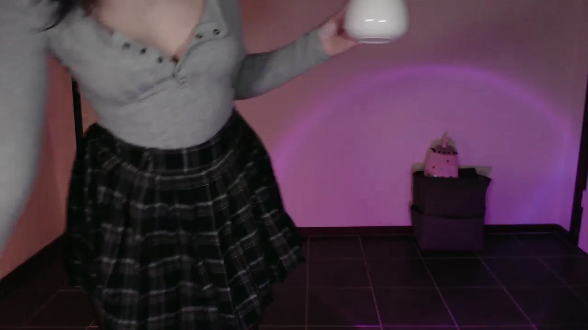 Gallery image thumbnail from RoomToAvoid's myfreecams stream on, 12/06/2023, 24:59 image 16 of 20
