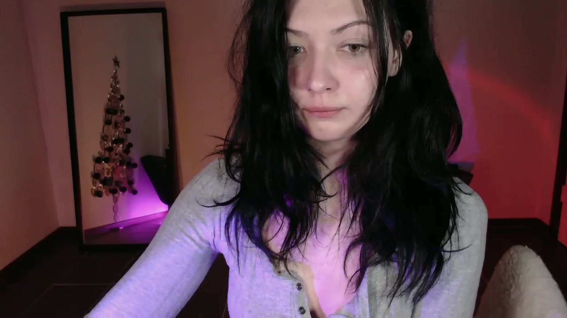 Gallery image thumbnail from RoomToAvoid's myfreecams stream on, 12/06/2023, 24:59 image 7 of 20