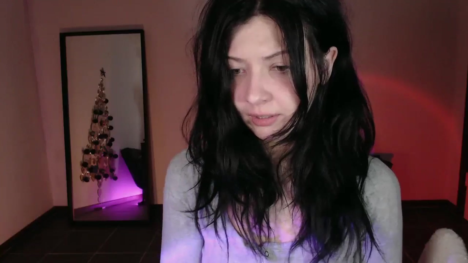 Gallery image thumbnail from RoomToAvoid's myfreecams stream on, 12/06/2023, 24:59 image 3 of 20