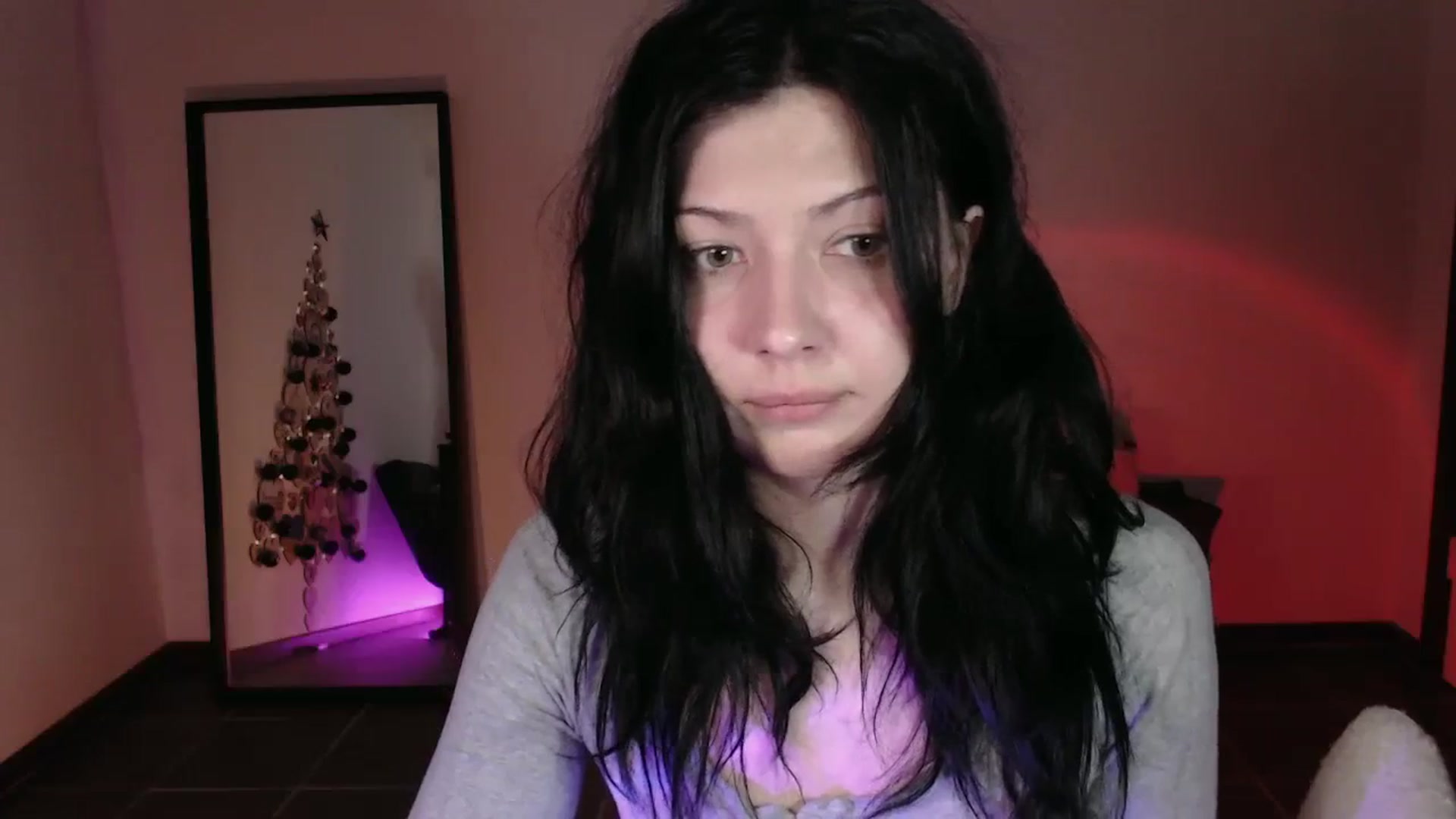 Gallery image thumbnail from RoomToAvoid's myfreecams stream on, 12/06/2023, 24:59 image 4 of 20