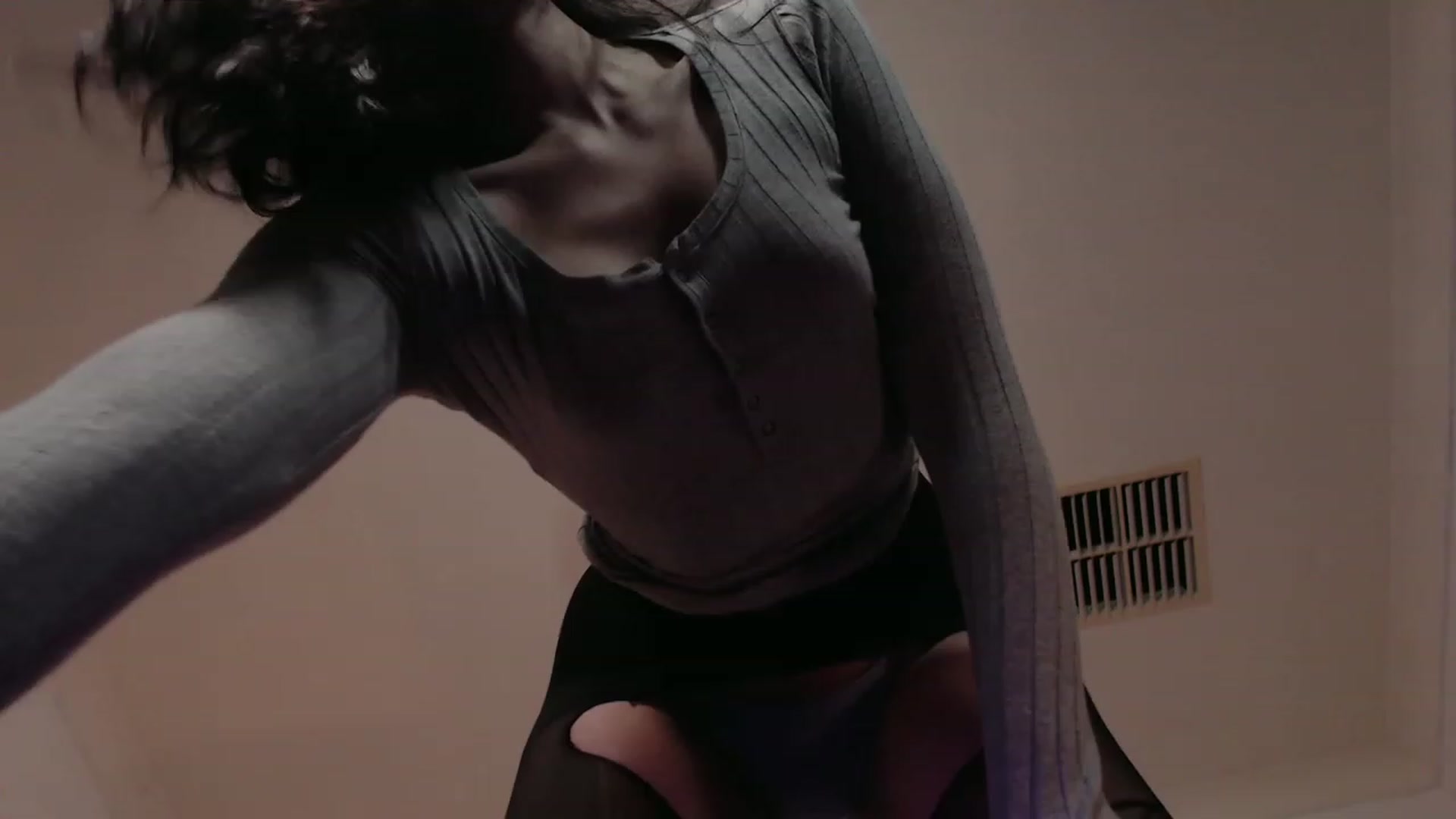 Gallery image thumbnail from RoomToAvoid's myfreecams stream on, 12/06/2023, 04:26 image 16 of 20