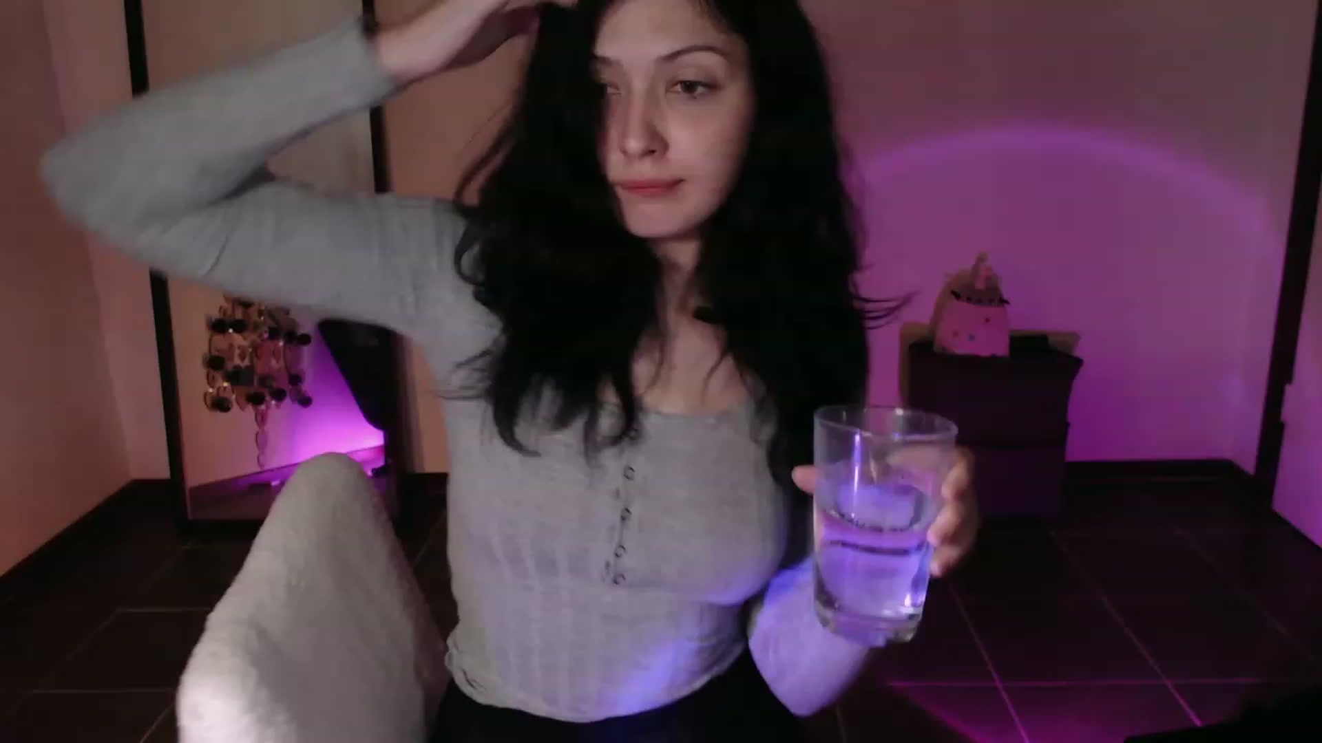 Gallery image thumbnail from RoomToAvoid's myfreecams stream on, 12/06/2023, 04:26 image 14 of 20