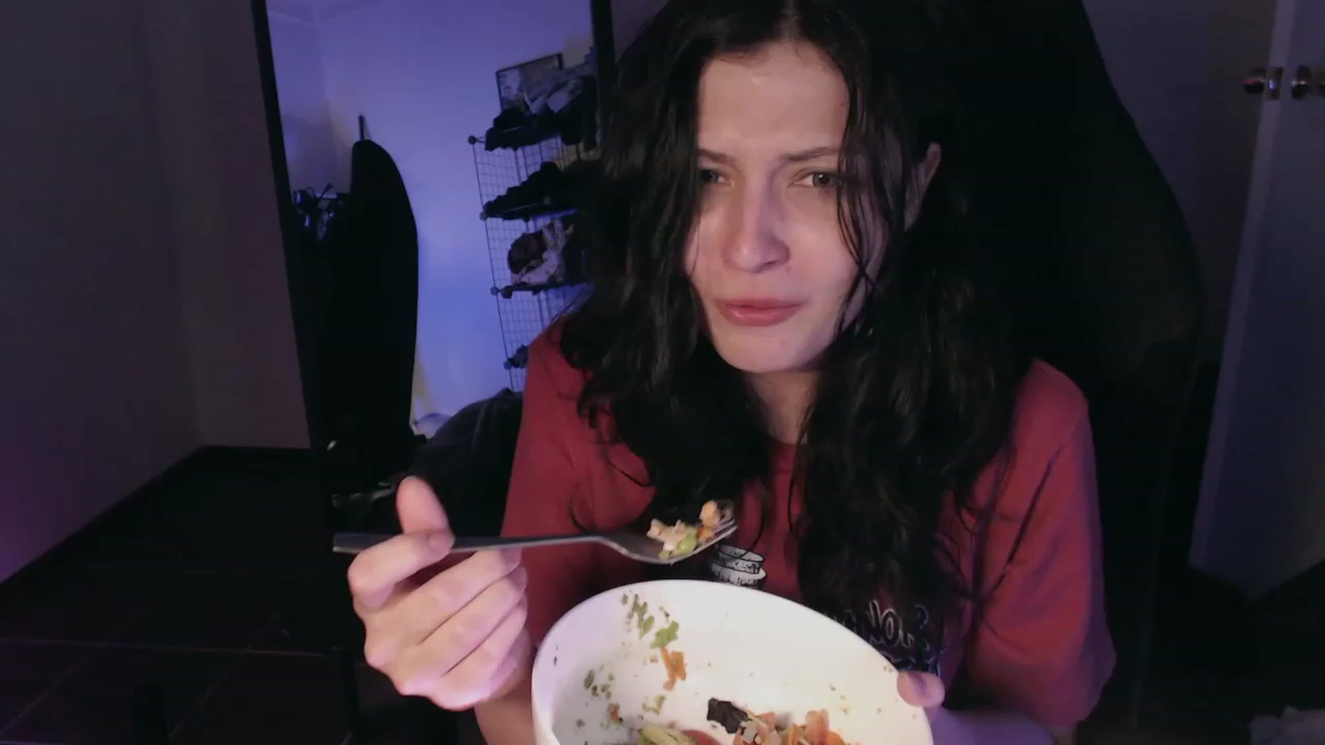 Gallery image thumbnail from RoomToAvoid's myfreecams stream on, 12/11/2023, 07:21 image 17 of 20