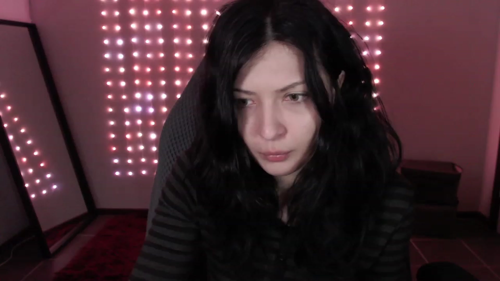 Gallery image thumbnail from RoomToAvoid's myfreecams stream on, 12/13/2023, 24:01 image 14 of 20