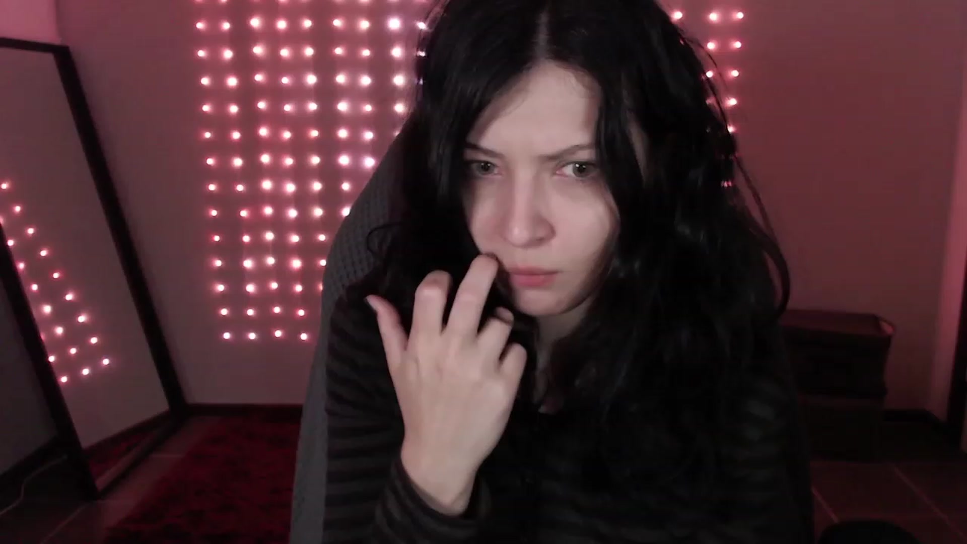 Gallery image thumbnail from RoomToAvoid's myfreecams stream on, 12/13/2023, 24:01 image 9 of 20