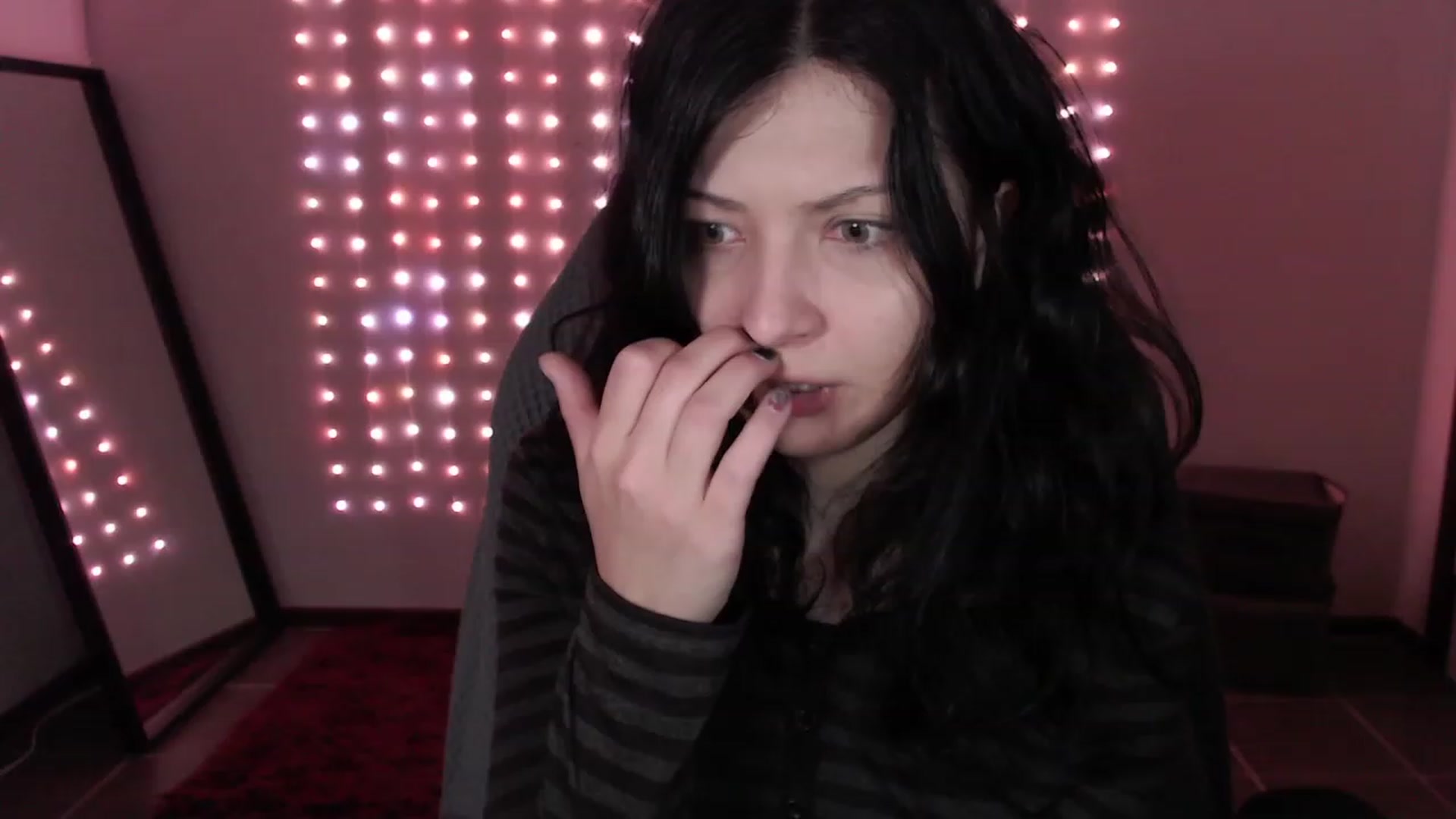 Gallery image thumbnail from RoomToAvoid's myfreecams stream on, 12/13/2023, 24:01 image 8 of 20