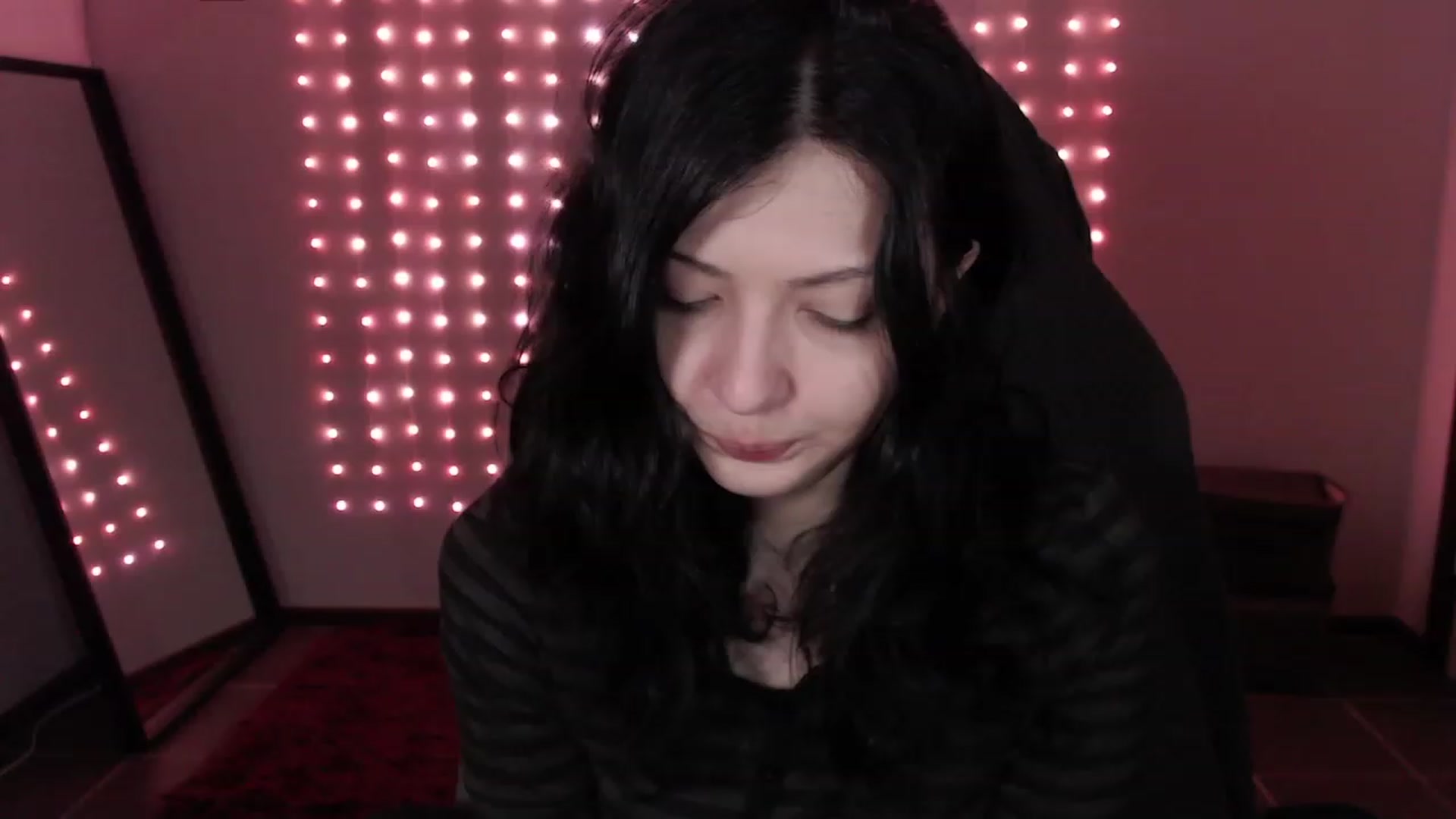 Gallery image thumbnail from RoomToAvoid's myfreecams stream on, 12/13/2023, 24:01 image 7 of 20