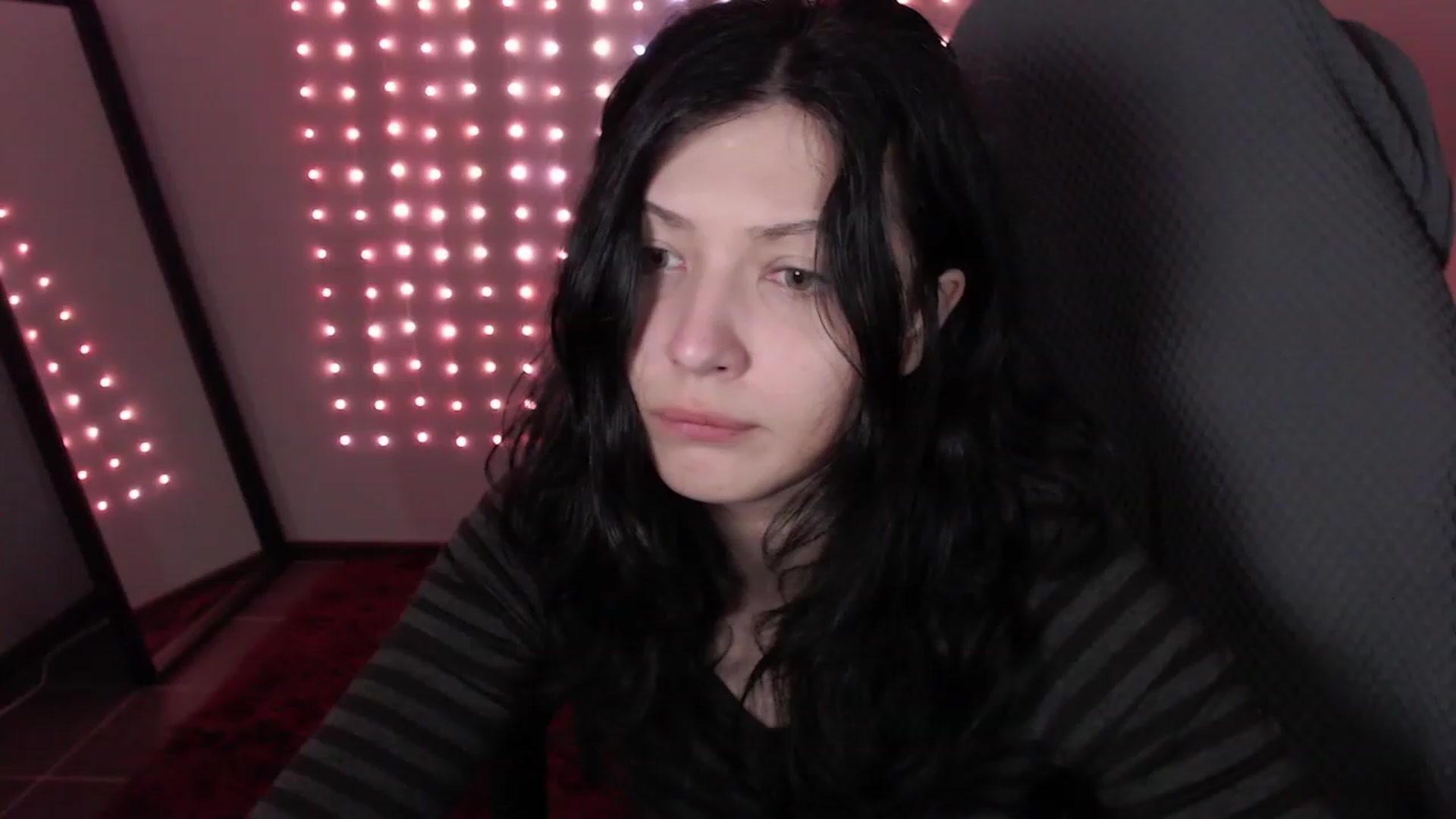 Gallery image thumbnail from RoomToAvoid's myfreecams stream on, 12/13/2023, 24:01 image 3 of 20