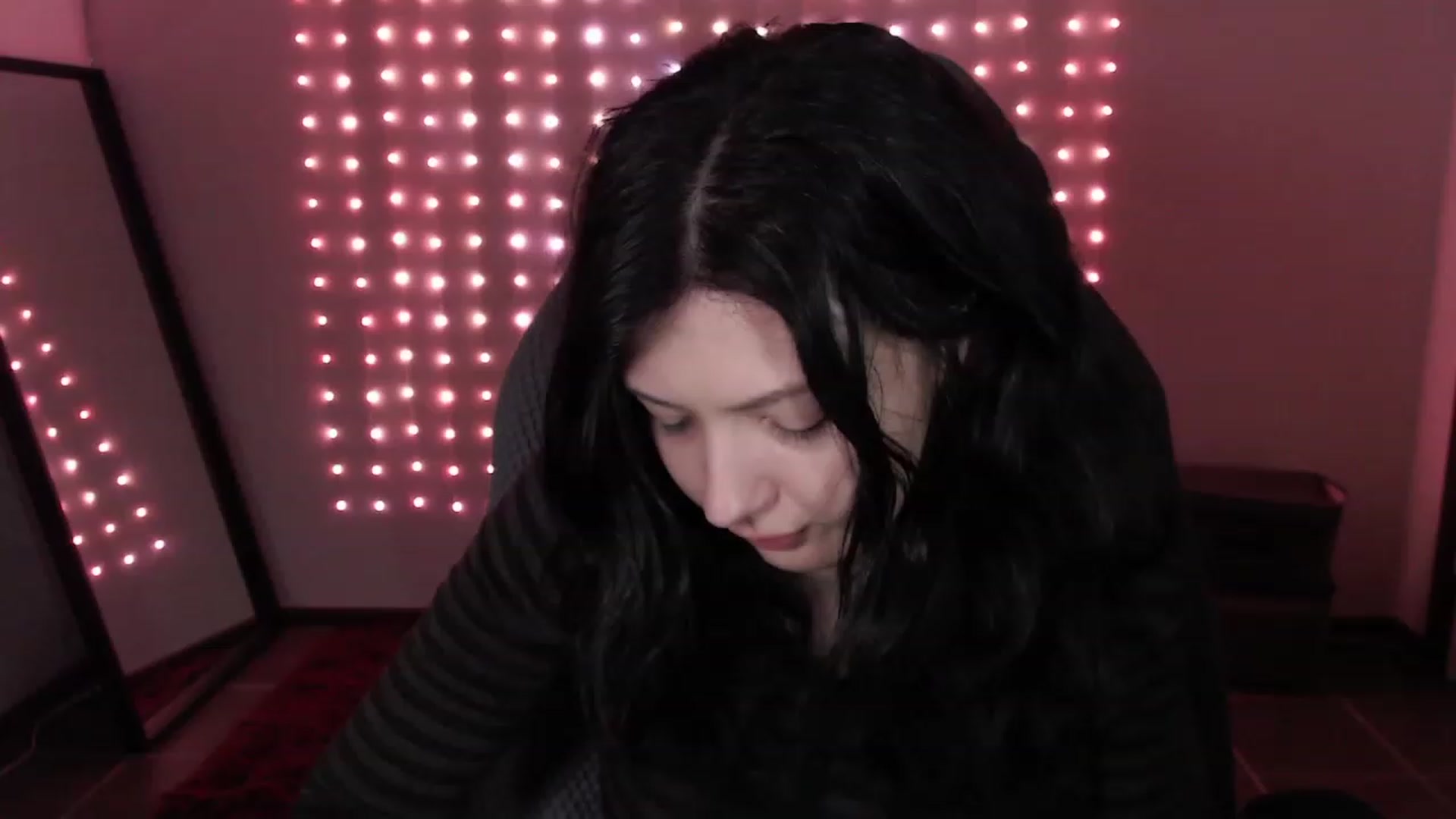 Gallery image thumbnail from RoomToAvoid's myfreecams stream on, 12/13/2023, 24:01 image 15 of 20
