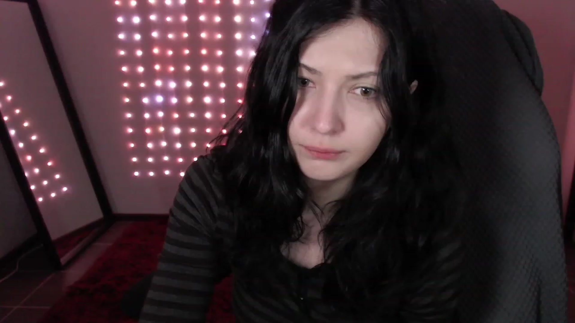 Gallery image thumbnail from RoomToAvoid's myfreecams stream on, 12/13/2023, 24:01 image 4 of 20