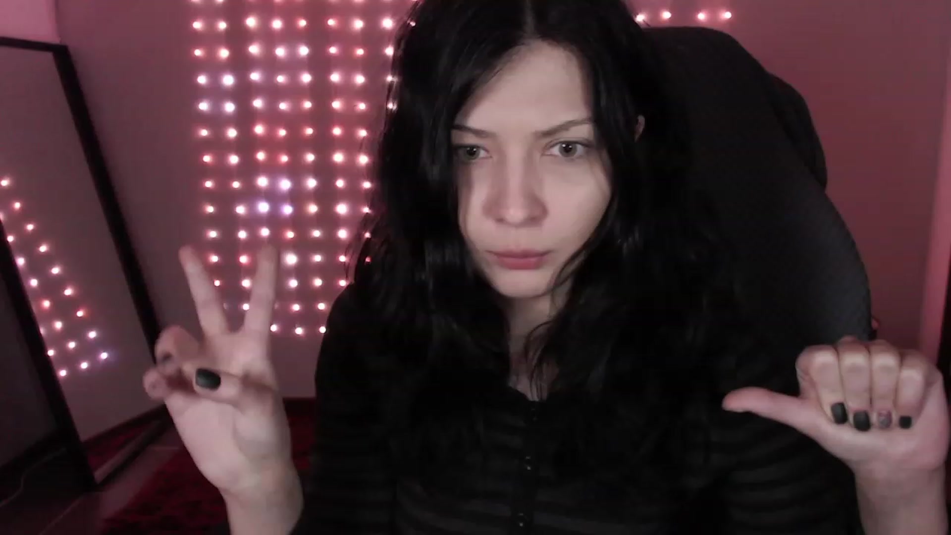 Gallery image thumbnail from RoomToAvoid's myfreecams stream on, 12/13/2023, 24:01 image 20 of 20