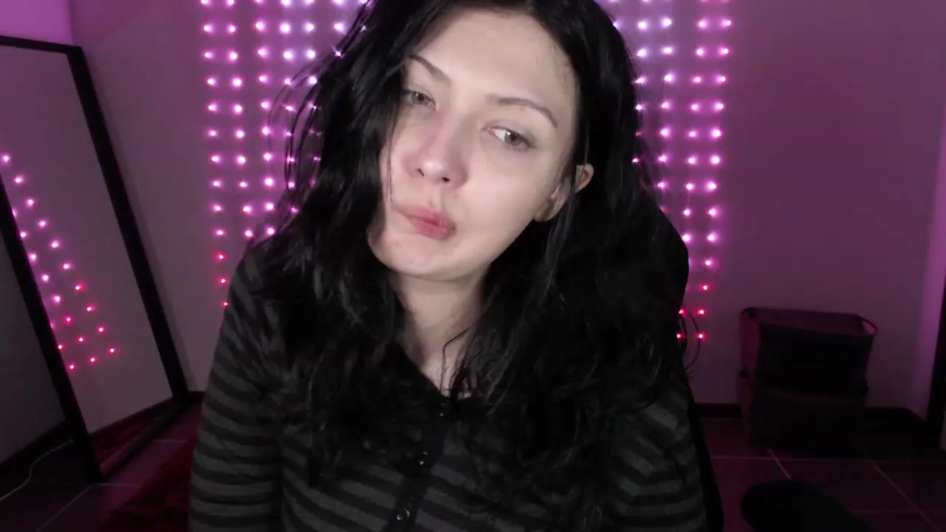 Gallery image thumbnail from RoomToAvoid's myfreecams stream on, 12/13/2023, 03:05 image 8 of 20