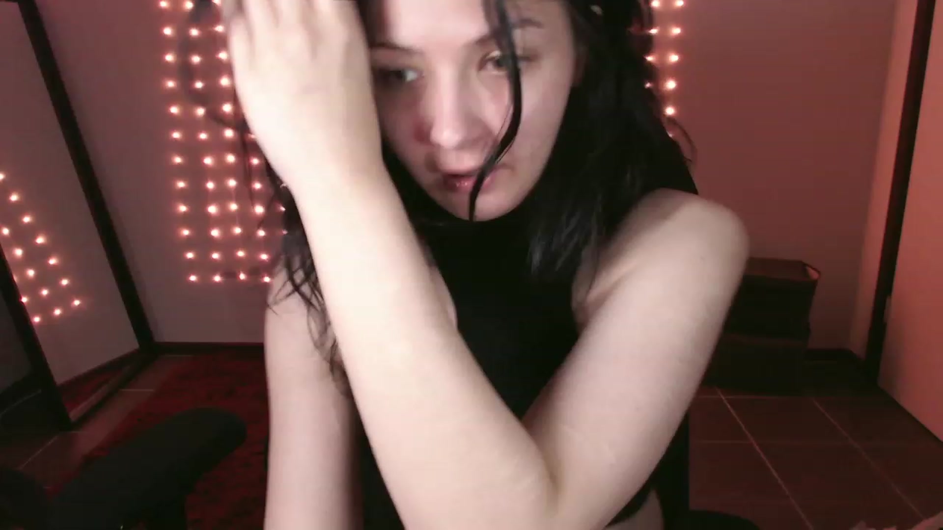 Gallery image thumbnail from RoomToAvoid's myfreecams stream on, 12/14/2023, 01:18 image 12 of 20