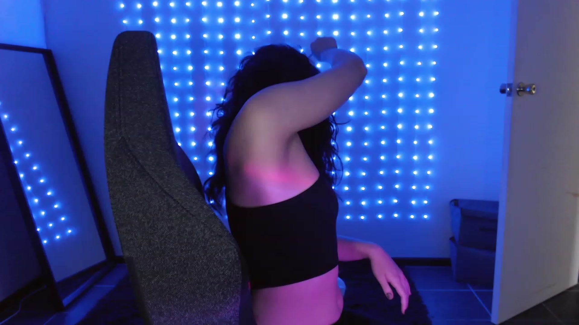 Gallery image thumbnail from RoomToAvoid's myfreecams stream on, 12/14/2023, 04:19 image 5 of 20