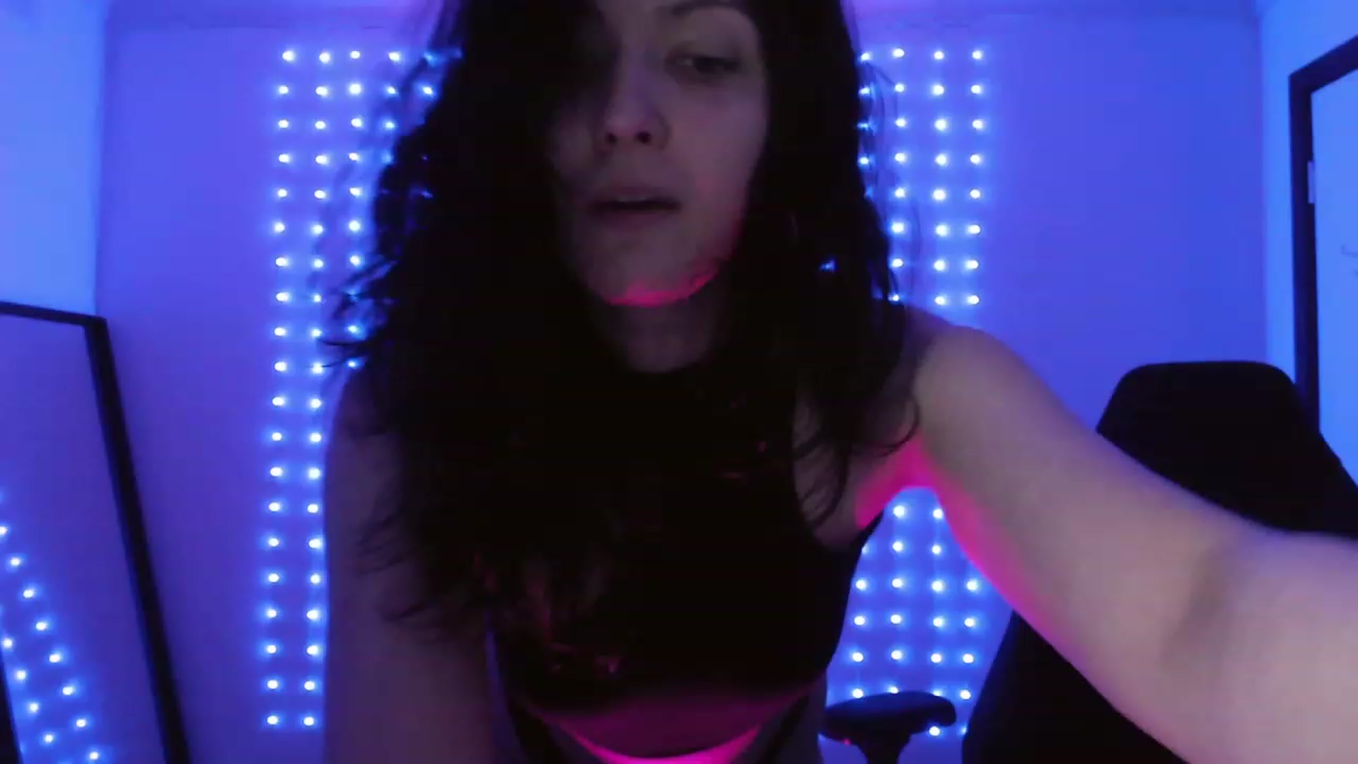 Gallery image thumbnail from RoomToAvoid's myfreecams stream on, 12/14/2023, 04:19 image 20 of 20