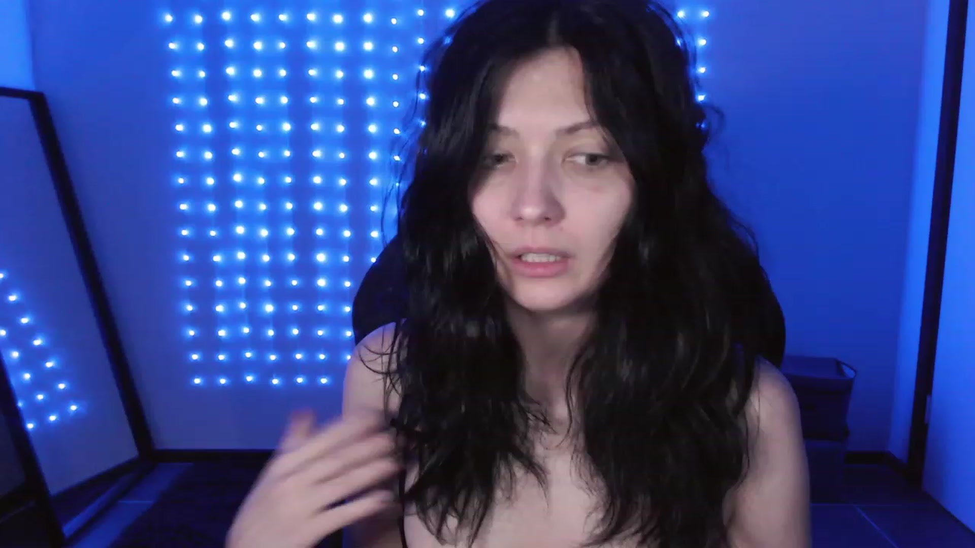 Gallery image thumbnail from RoomToAvoid's myfreecams stream on, 12/14/2023, 06:07 image 5 of 20
