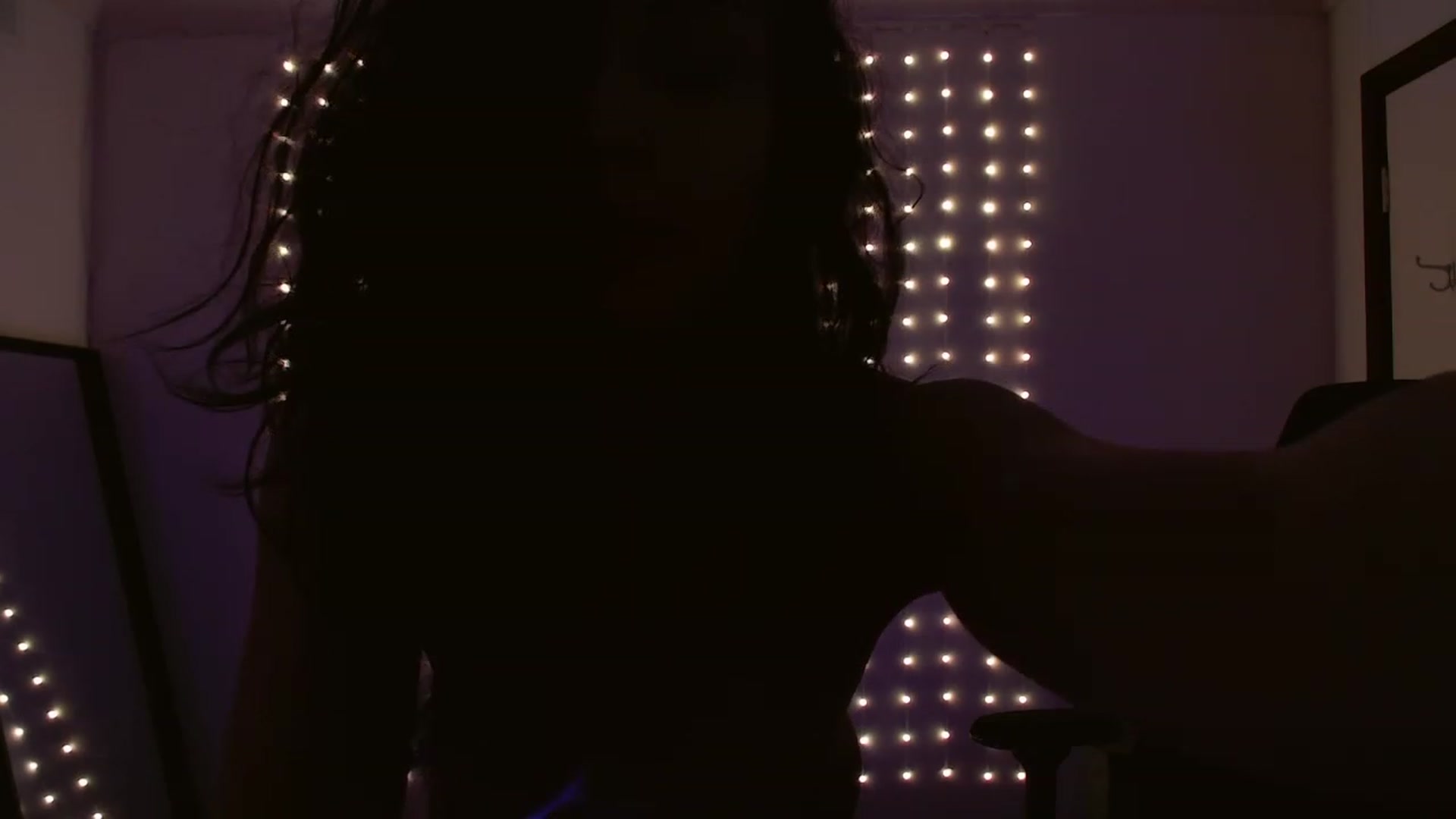 Gallery image thumbnail from RoomToAvoid's myfreecams stream on, 12/14/2023, 06:07 image 17 of 20