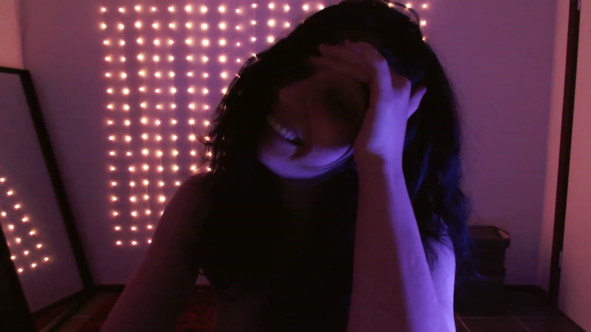 Gallery image thumbnail from RoomToAvoid's myfreecams stream on, 12/14/2023, 07:34 image 2 of 20