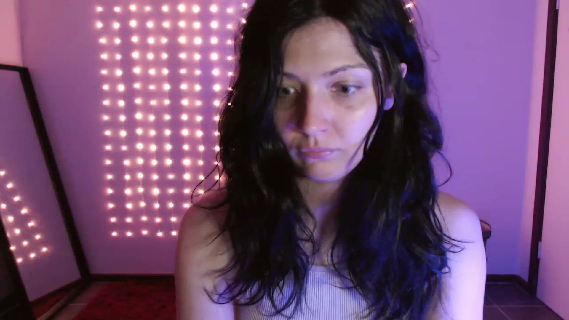 Gallery image thumbnail from RoomToAvoid's myfreecams stream on, 12/14/2023, 07:34 image 4 of 20
