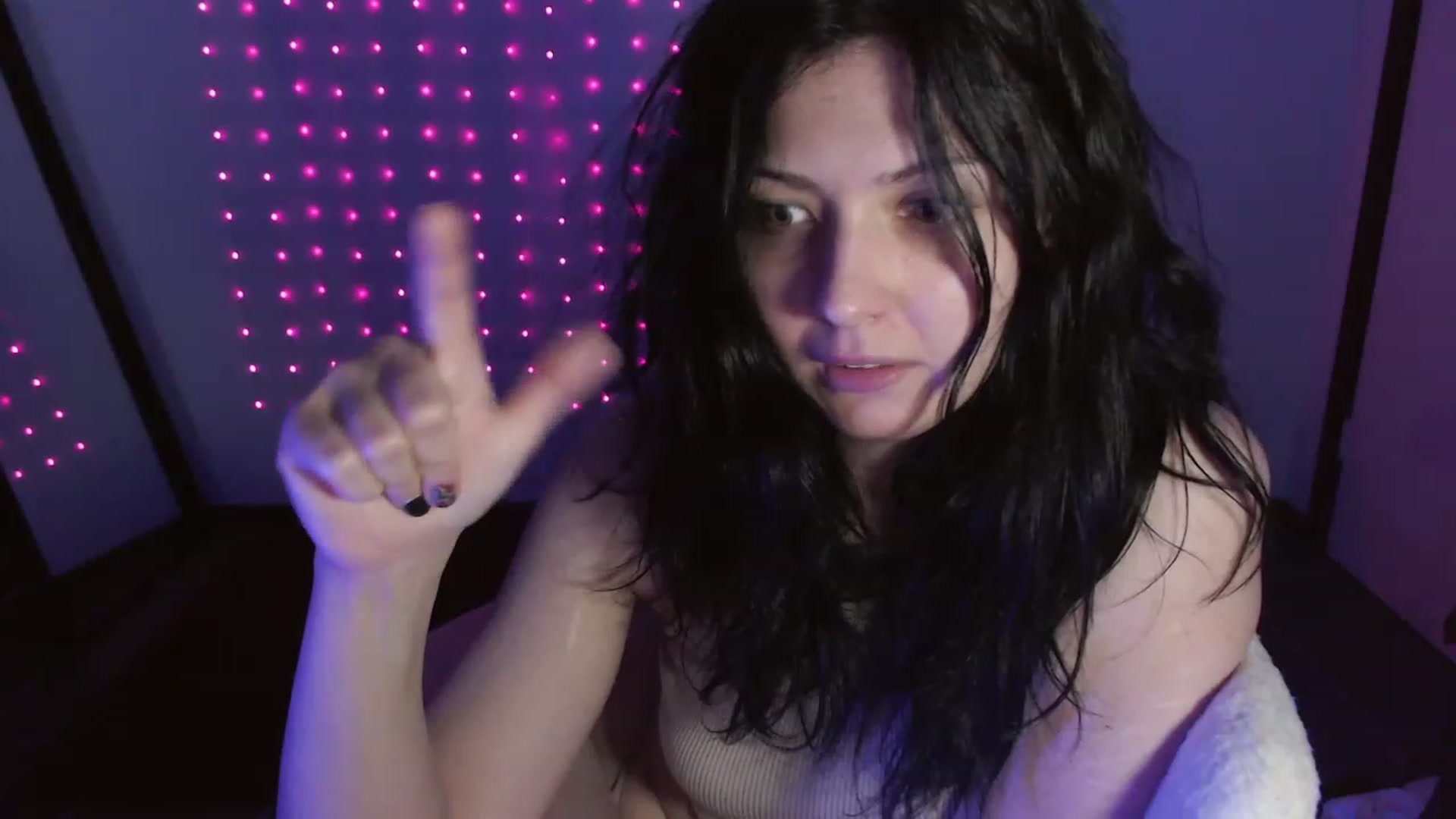 Gallery image thumbnail from RoomToAvoid's myfreecams stream on, 12/14/2023, 07:34 image 9 of 20