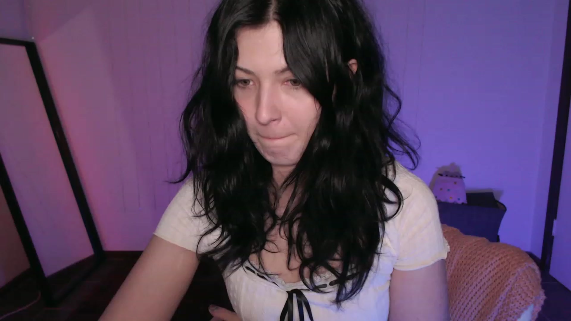 Gallery image thumbnail from RoomToAvoid's myfreecams stream on, 12/16/2023, 01:48 image 6 of 20