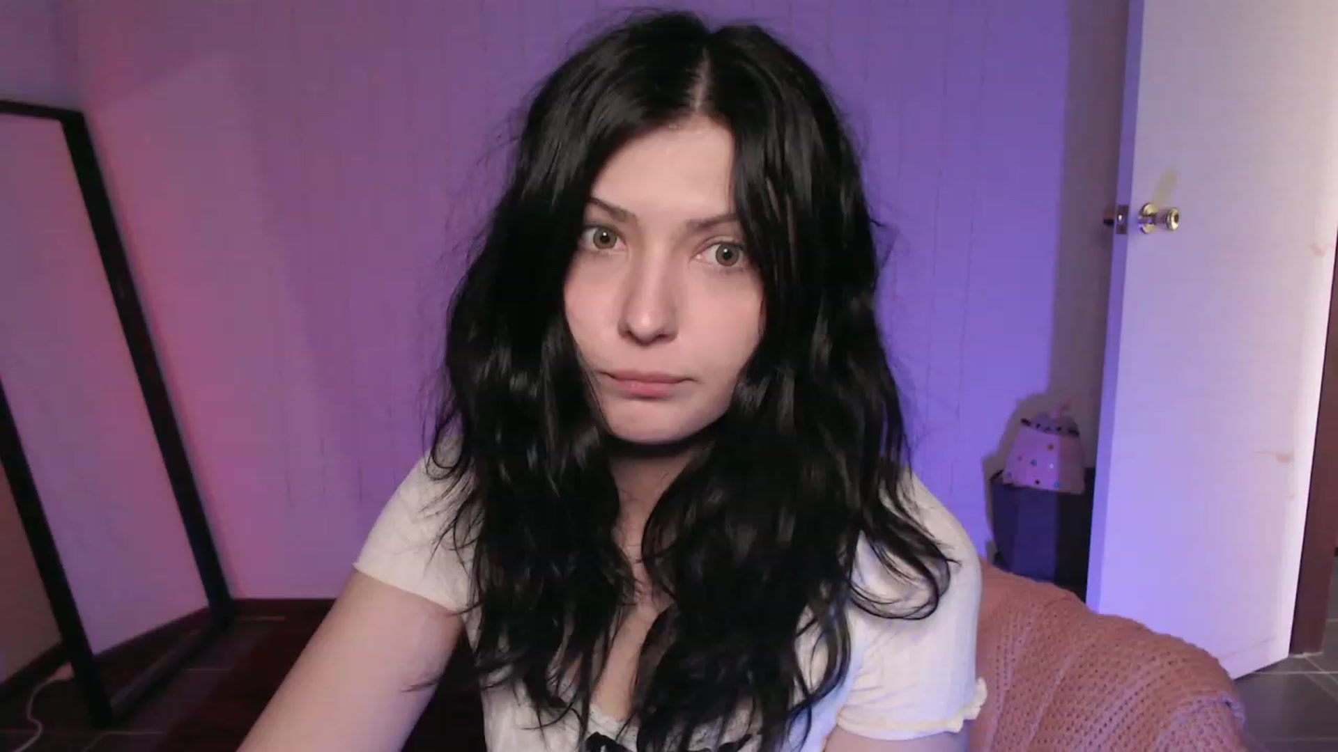Gallery image thumbnail from RoomToAvoid's myfreecams stream on, 12/16/2023, 01:48 image 17 of 20