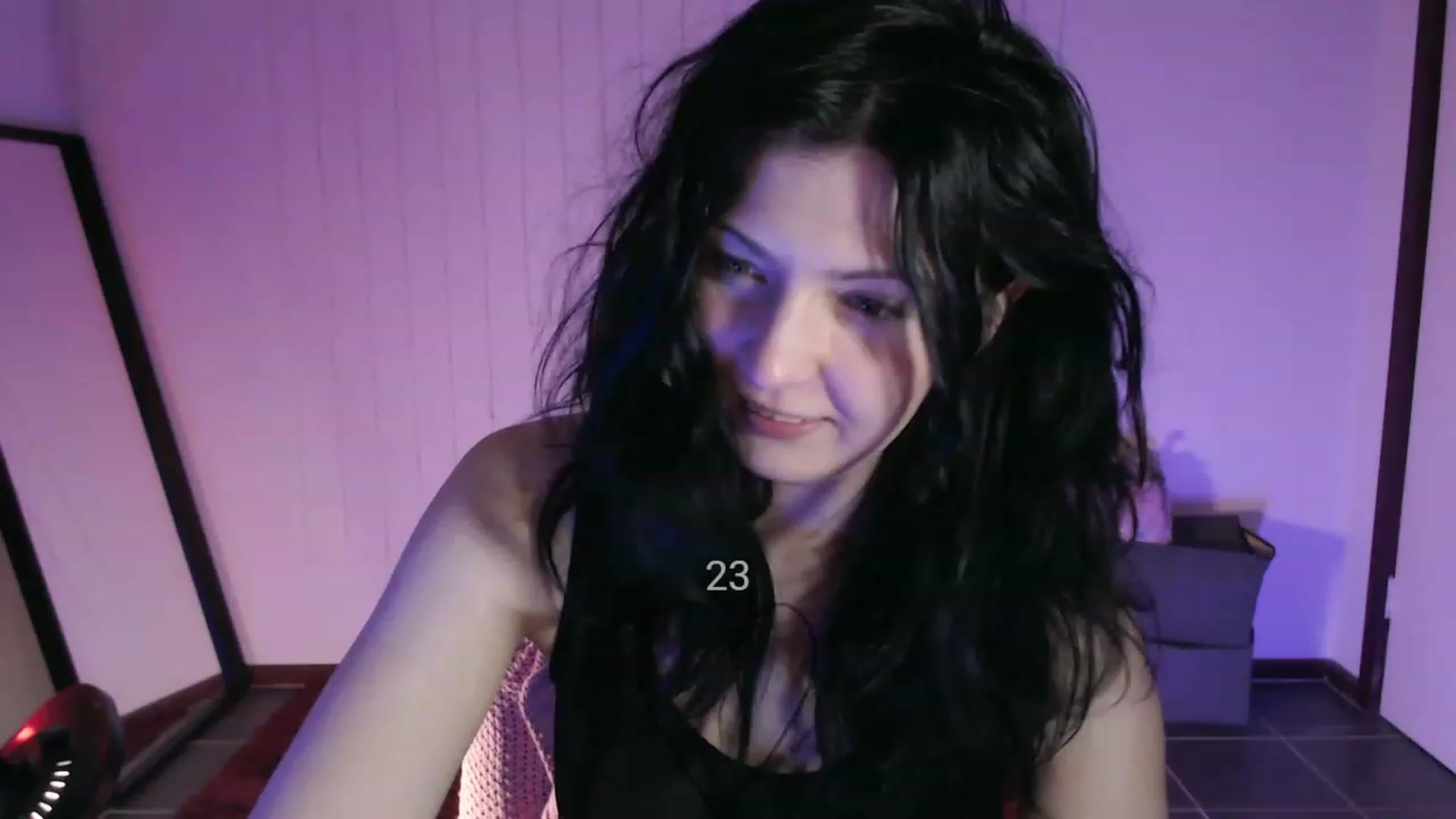 Gallery image thumbnail from RoomToAvoid's myfreecams stream on, 12/16/2023, 04:32 image 4 of 20