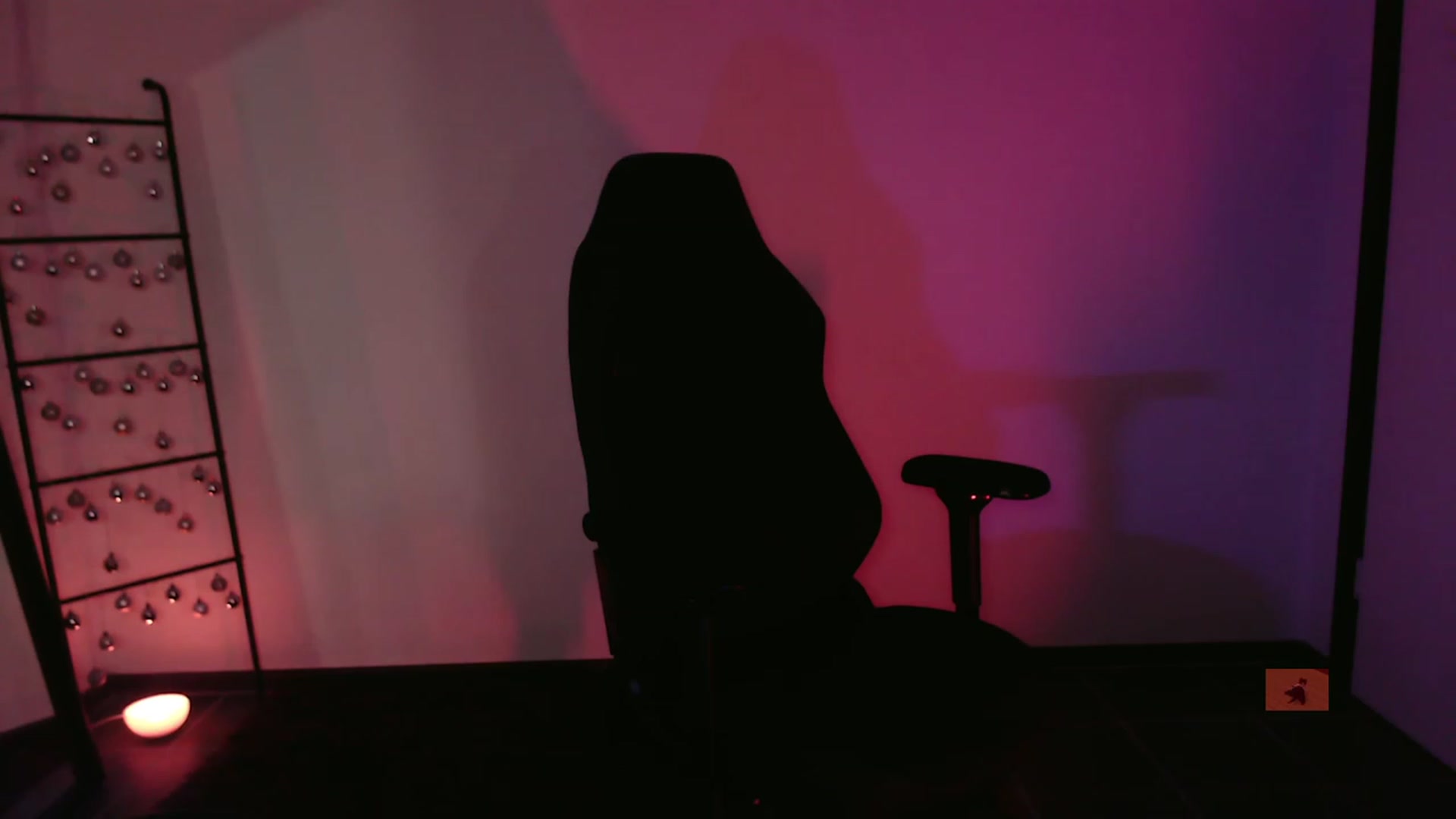 Gallery image thumbnail from RoomToAvoid's myfreecams stream on, 12/21/2023, 03:12 image 4 of 20