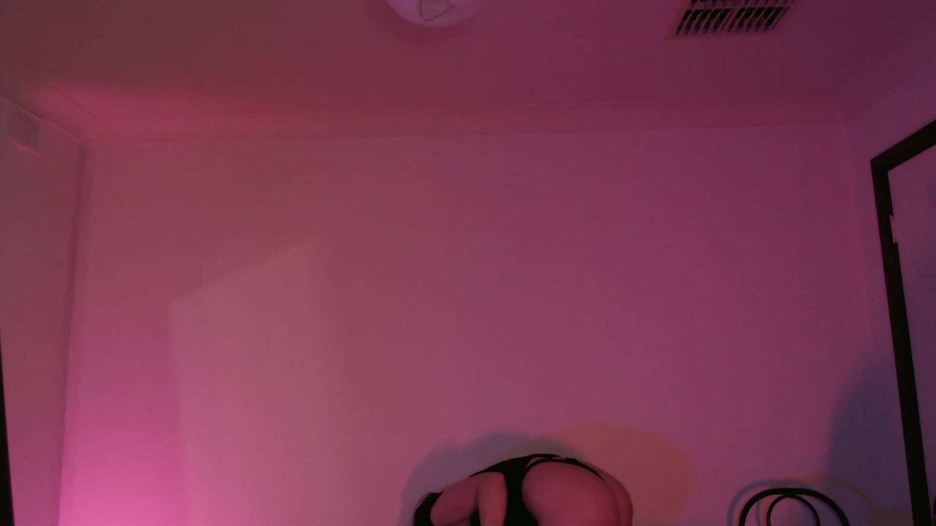 Gallery image thumbnail from RoomToAvoid's myfreecams stream on, 12/21/2023, 23:55 image 15 of 20