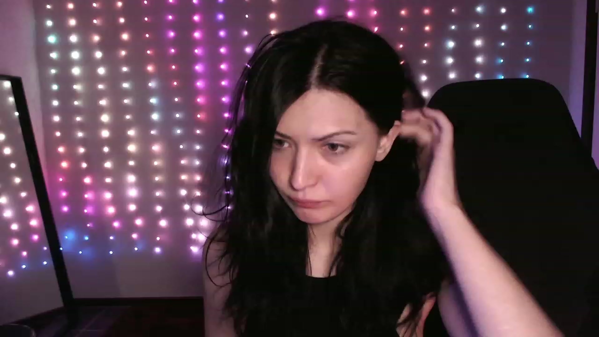 Gallery image thumbnail from RoomToAvoid's myfreecams stream on, 12/21/2023, 23:55 image 5 of 20