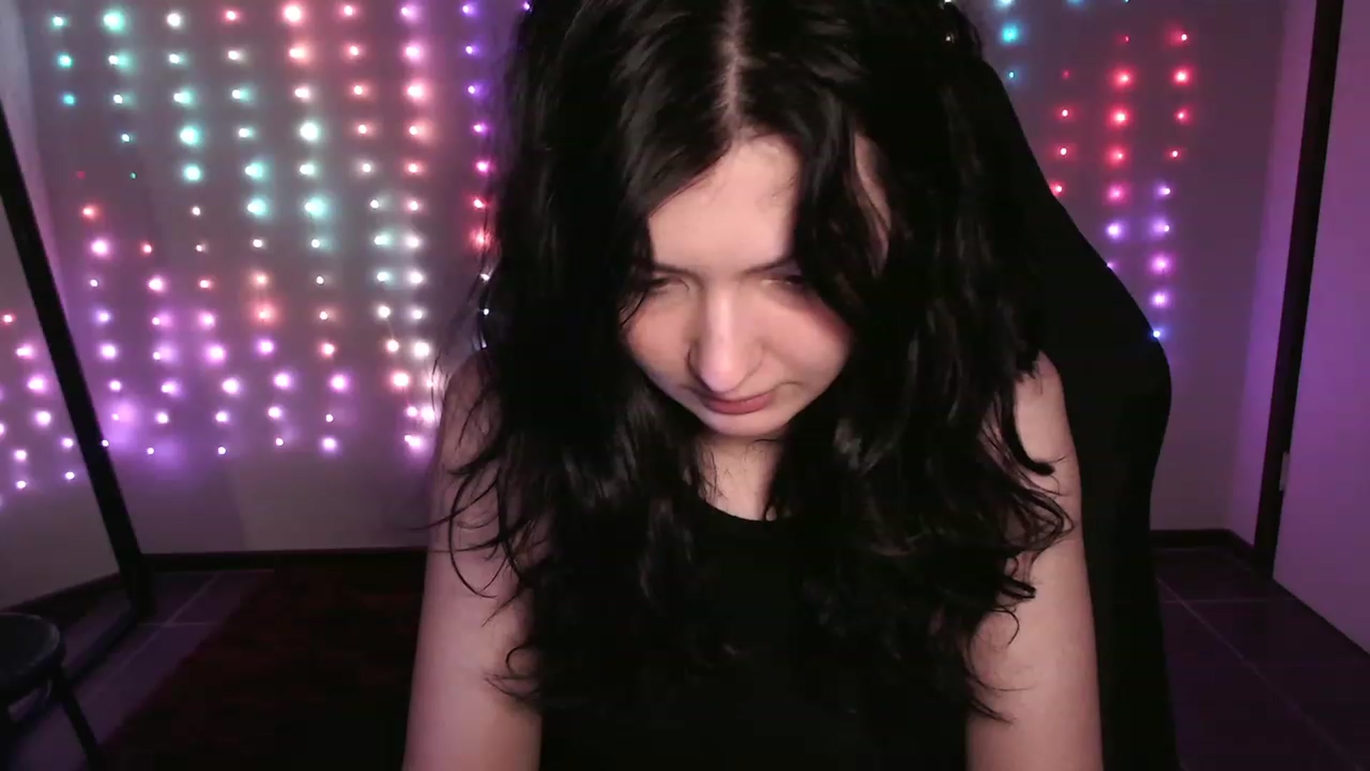Gallery image thumbnail from RoomToAvoid's myfreecams stream on, 12/21/2023, 23:55 image 3 of 20