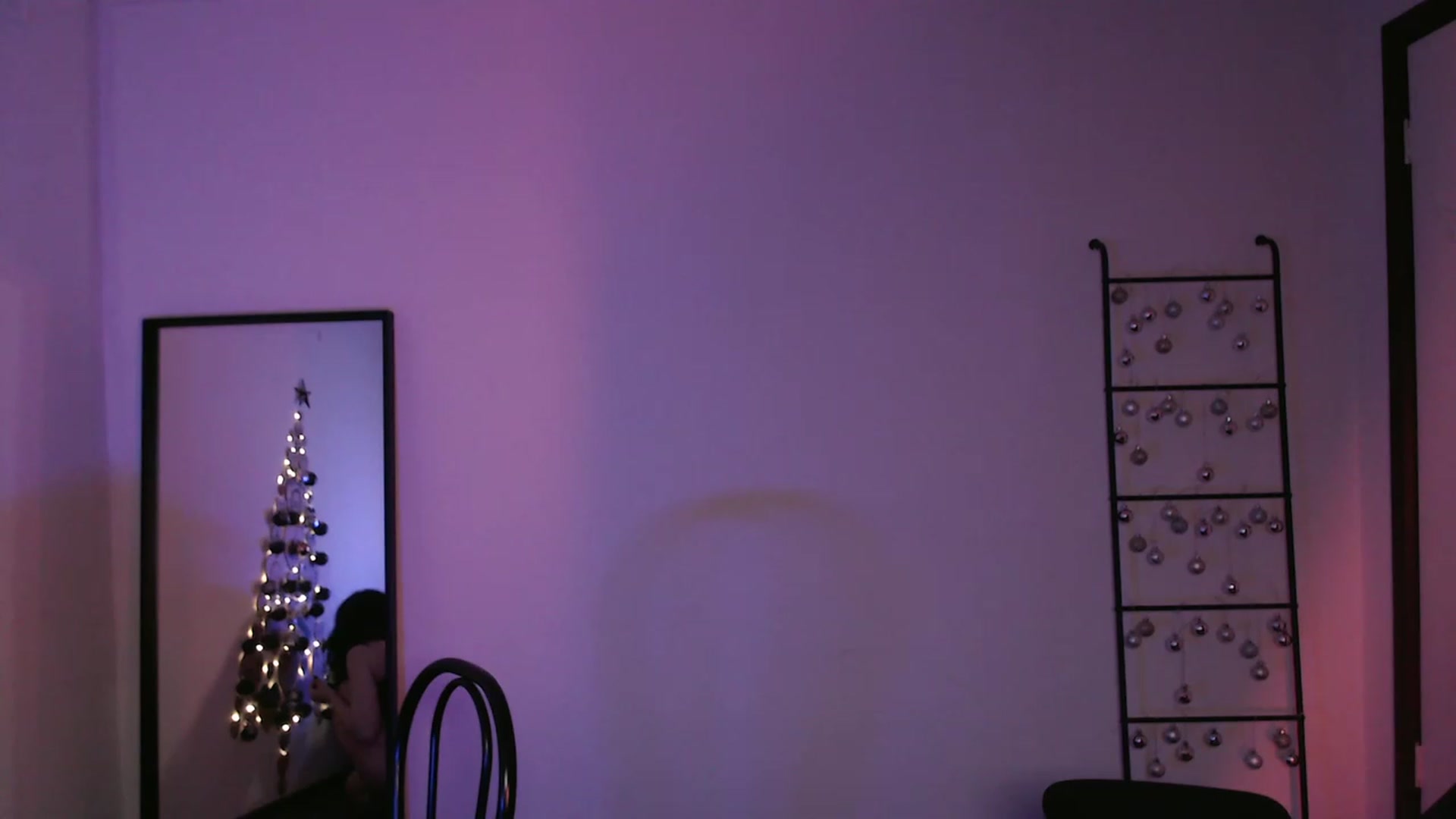 Gallery image thumbnail from RoomToAvoid's myfreecams stream on, 12/21/2023, 23:55 image 18 of 20